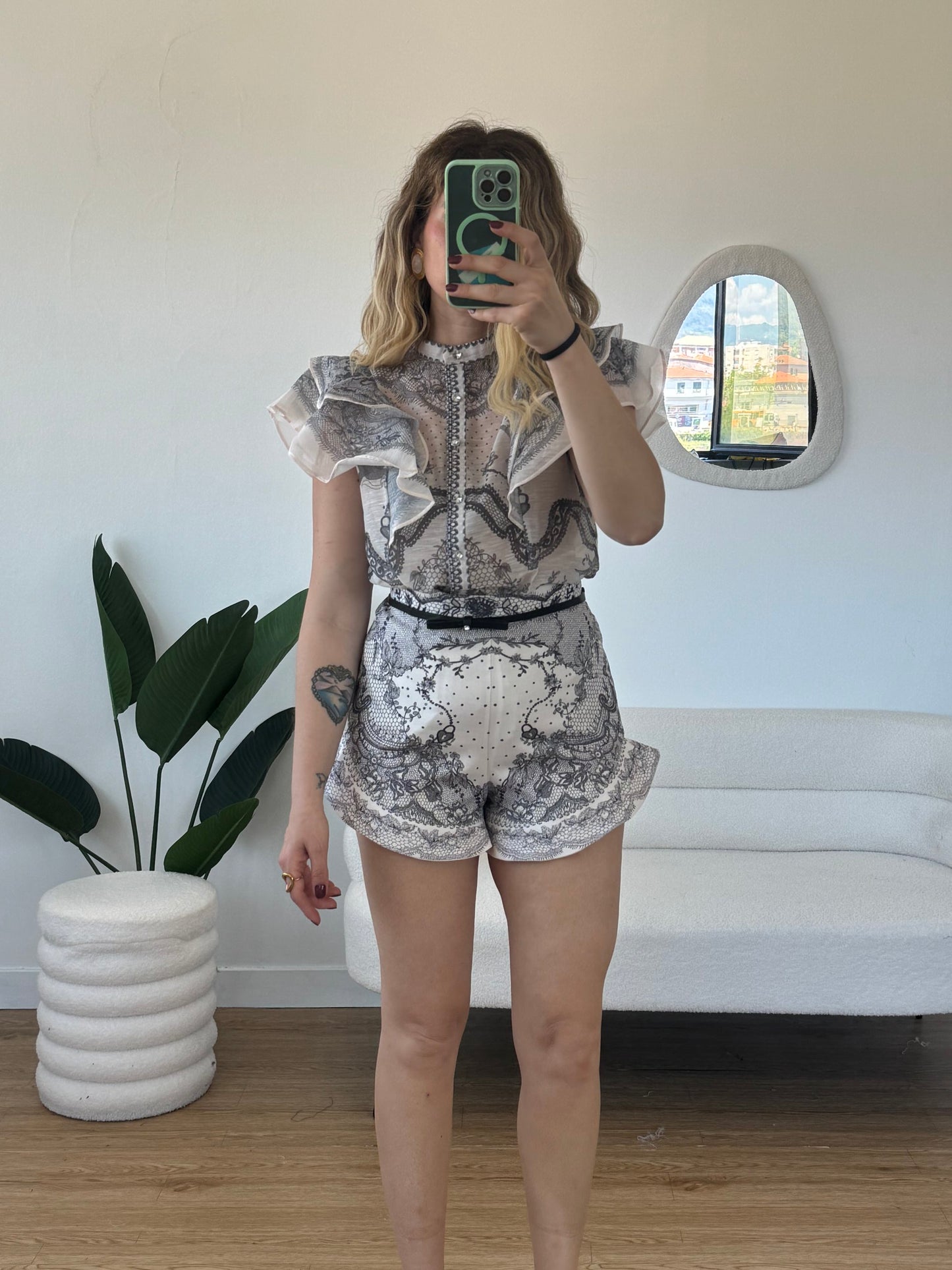 Completo shorts volant