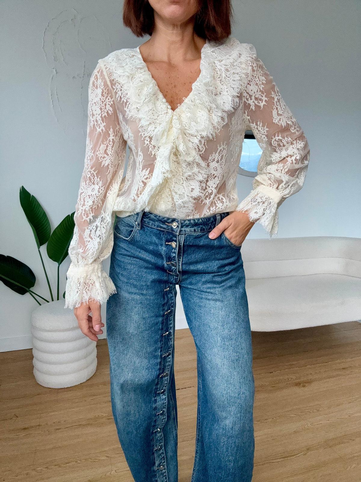 Camicia in pizzo con volant
