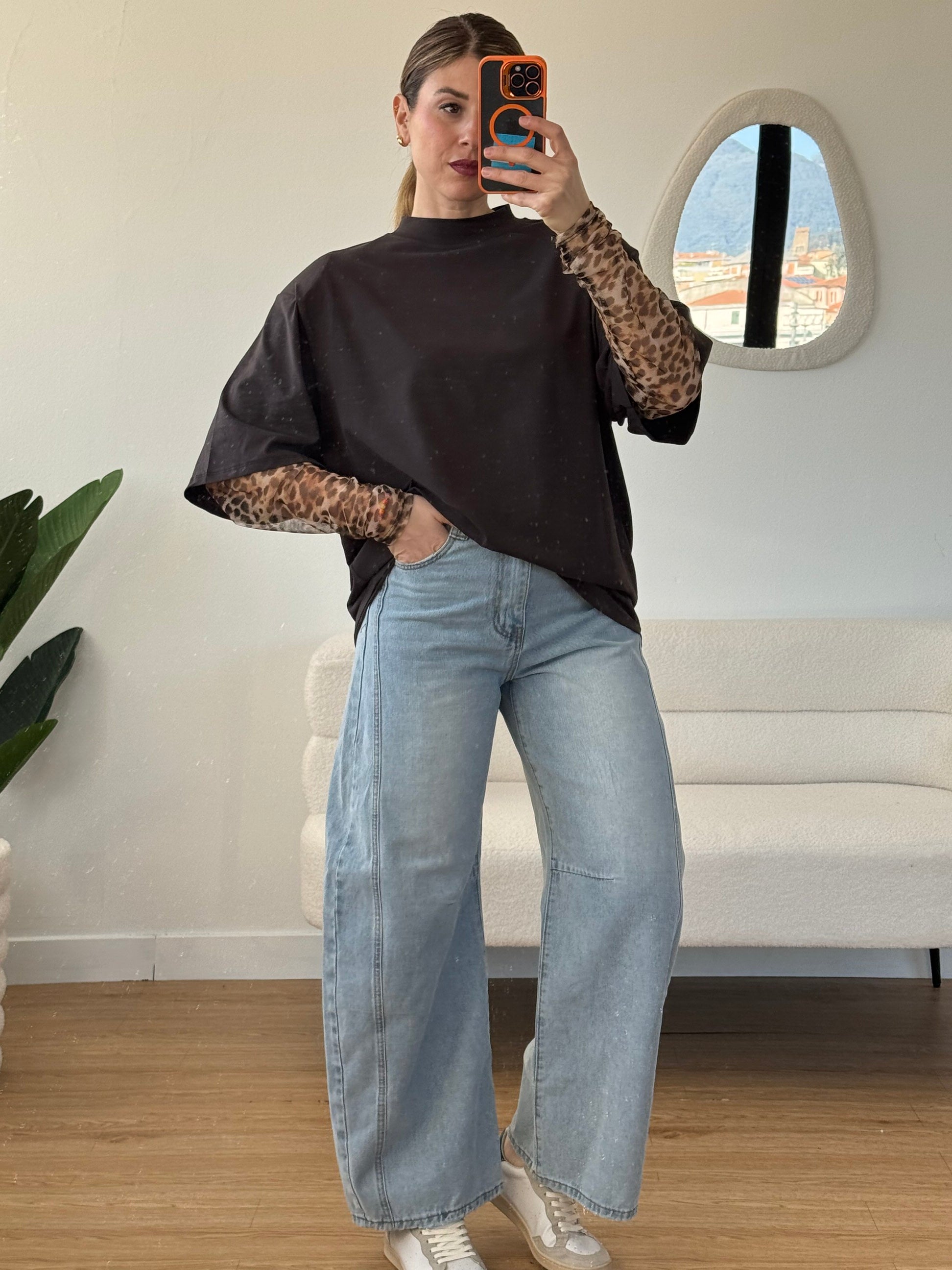 T-shirt con maniche animalier
