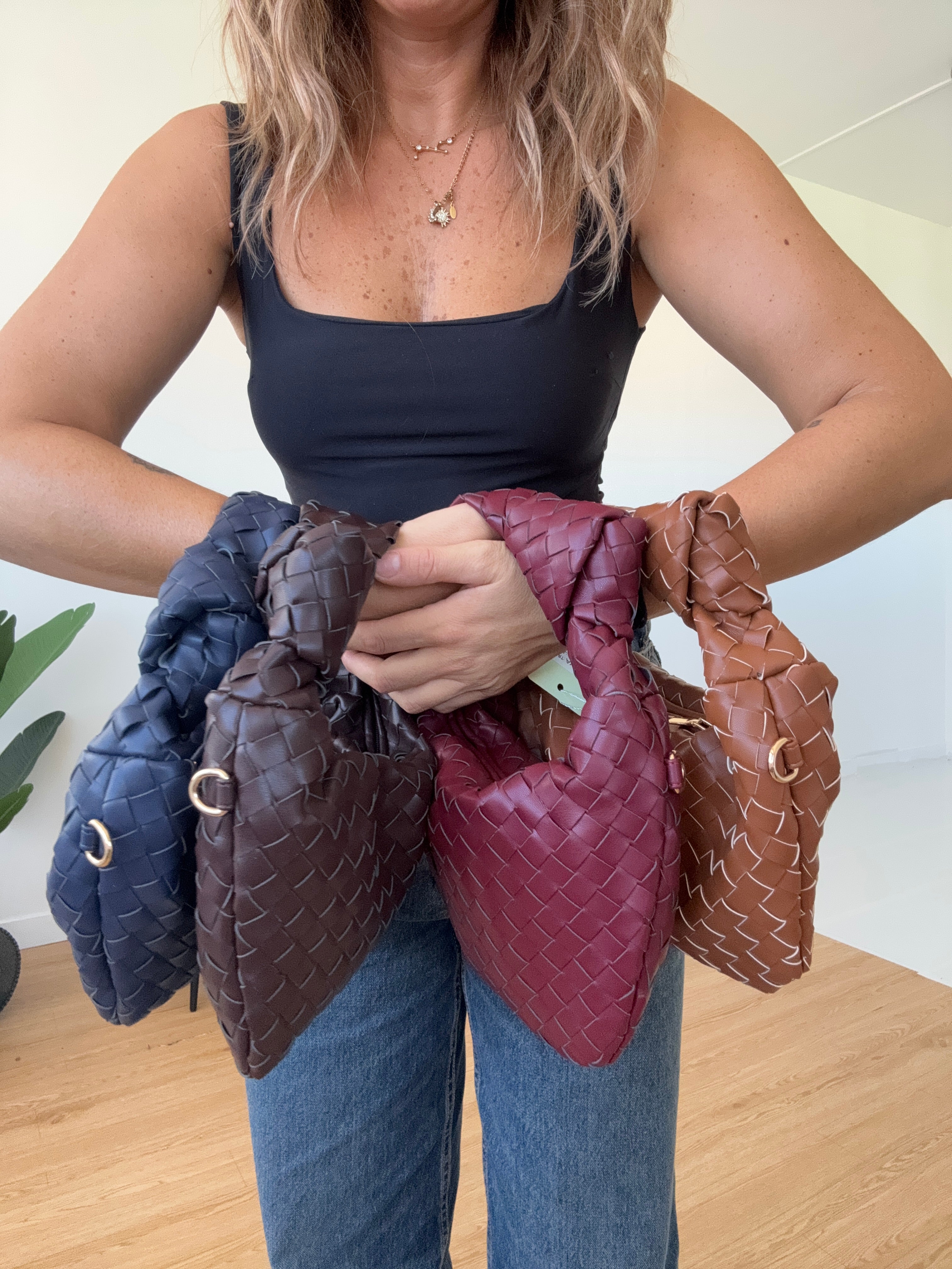 Mini Bag intrecciata con nodo