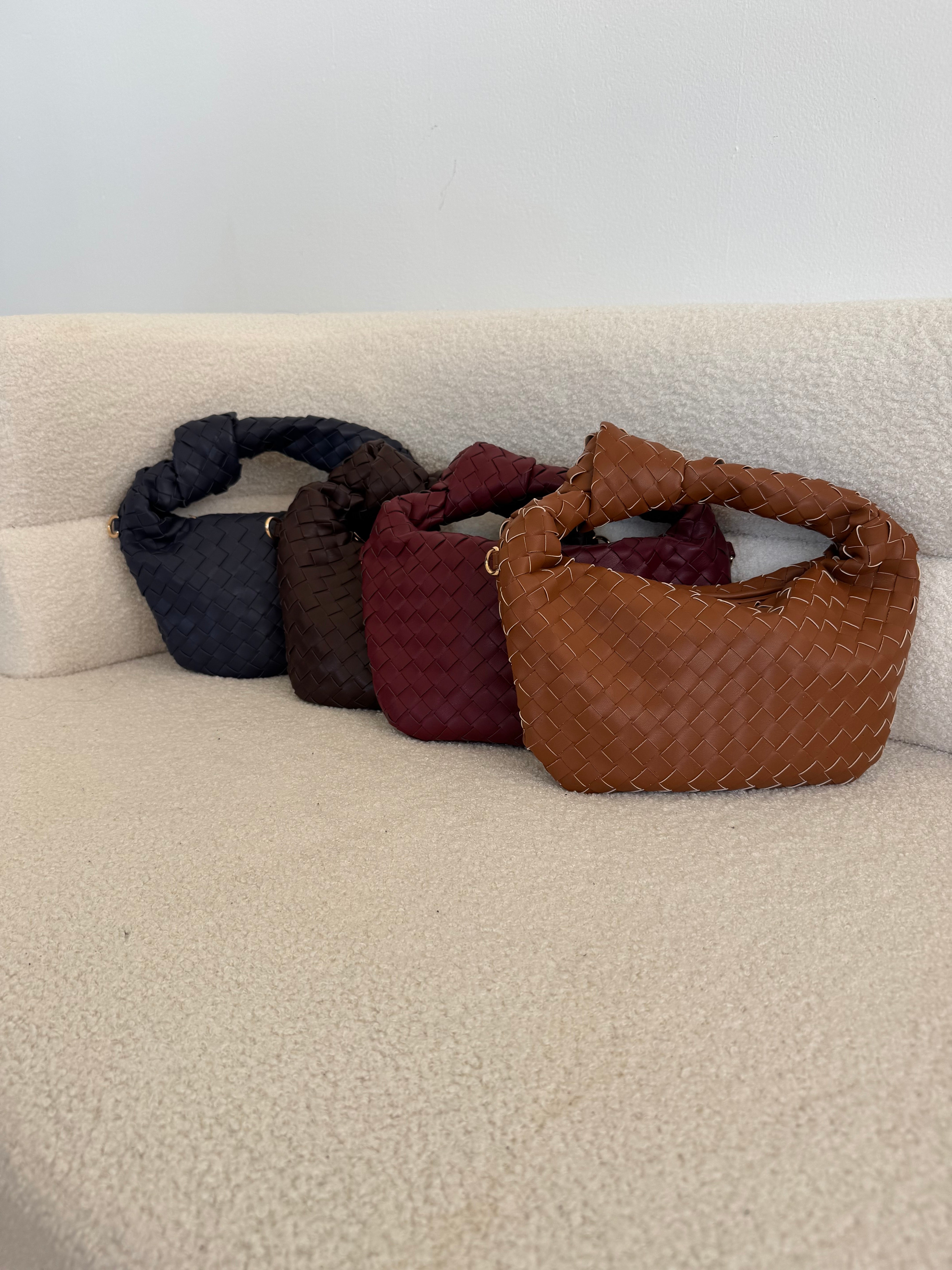 Mini Bag intrecciata con nodo