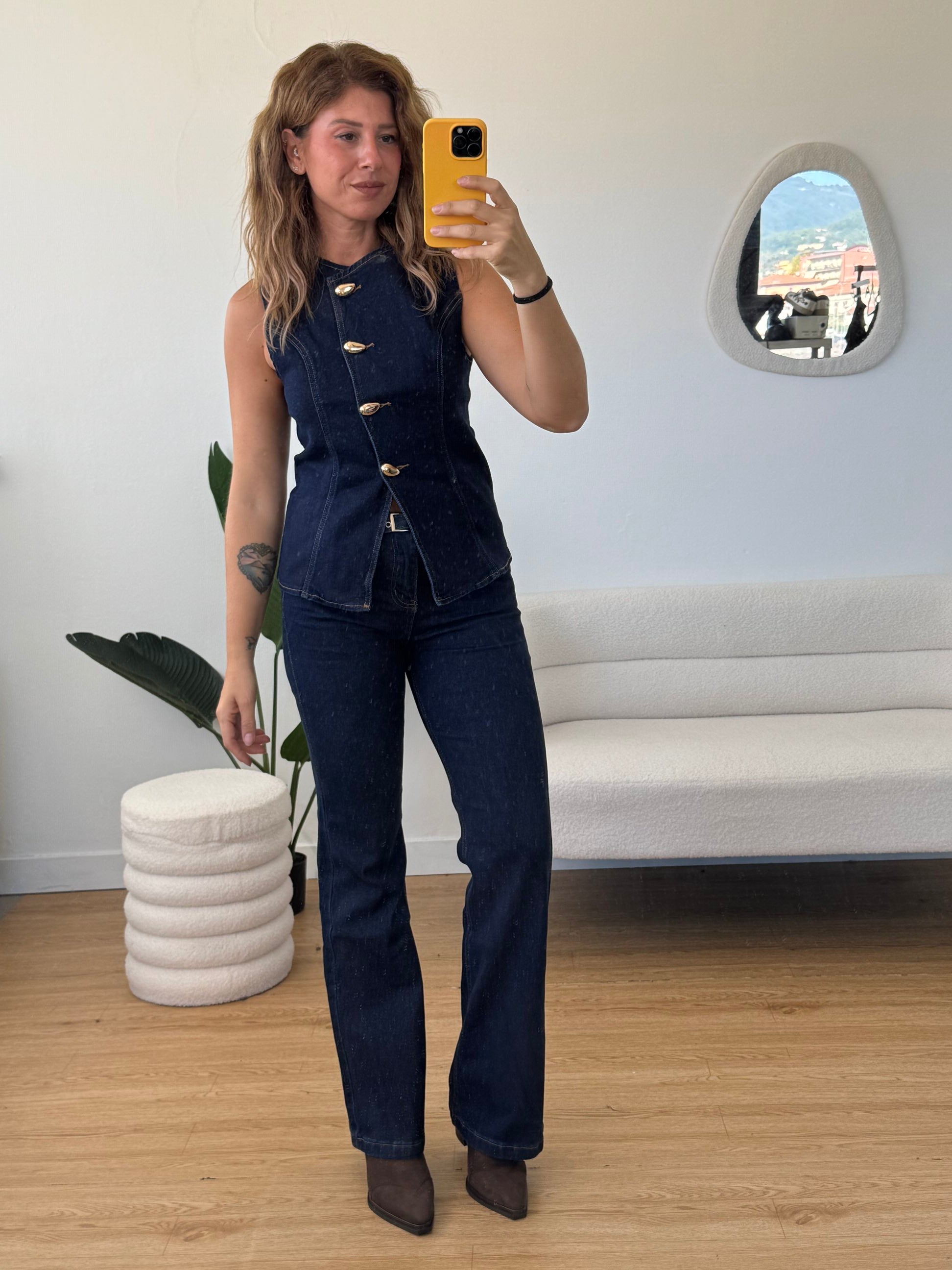 Completo denim con gilet elasticizzato