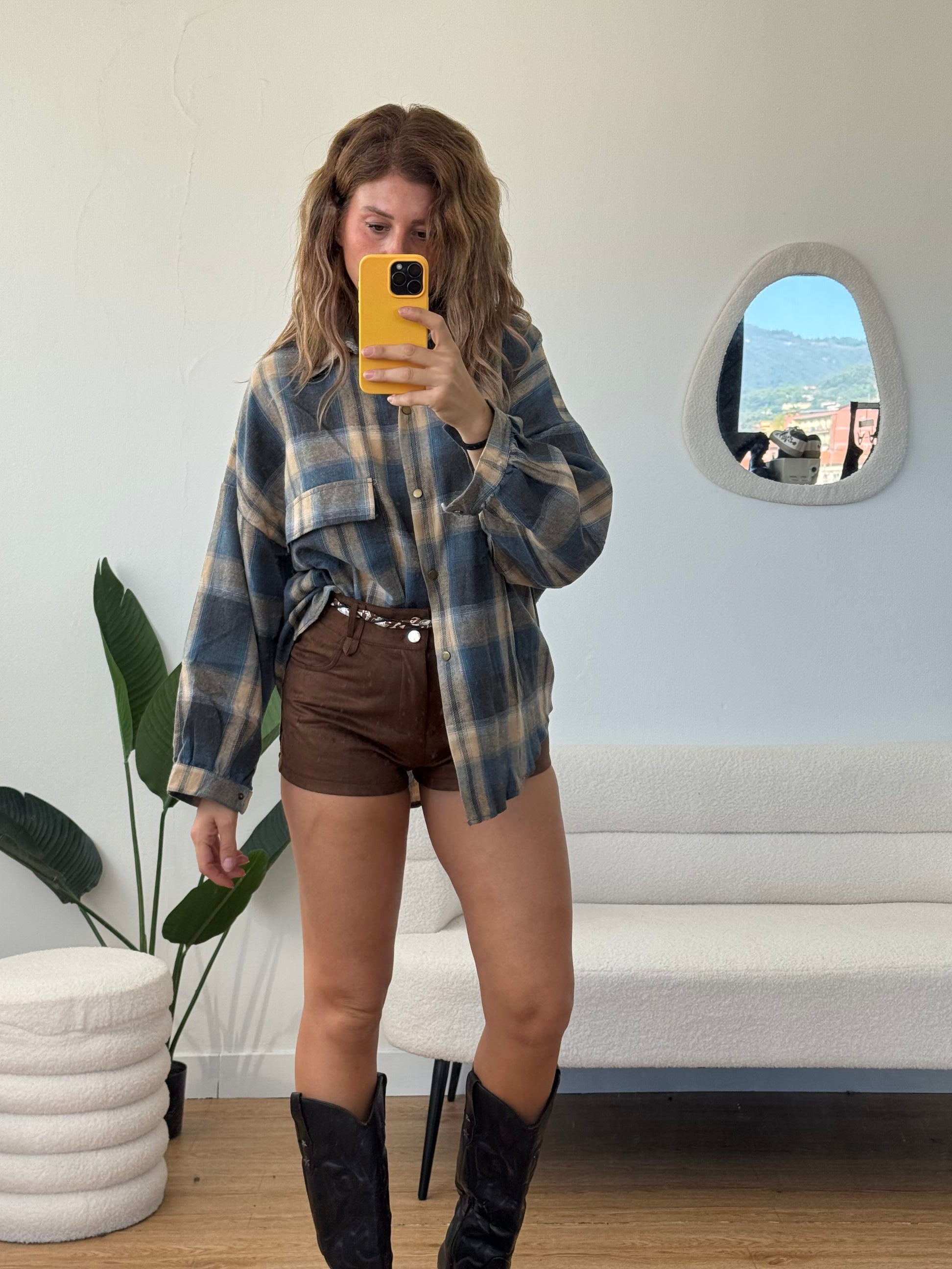 Shorts suede con foulard