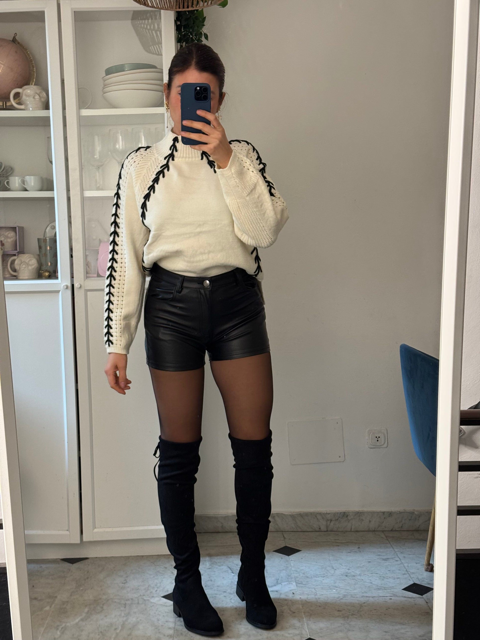 Shorts ecopelle vita alta
