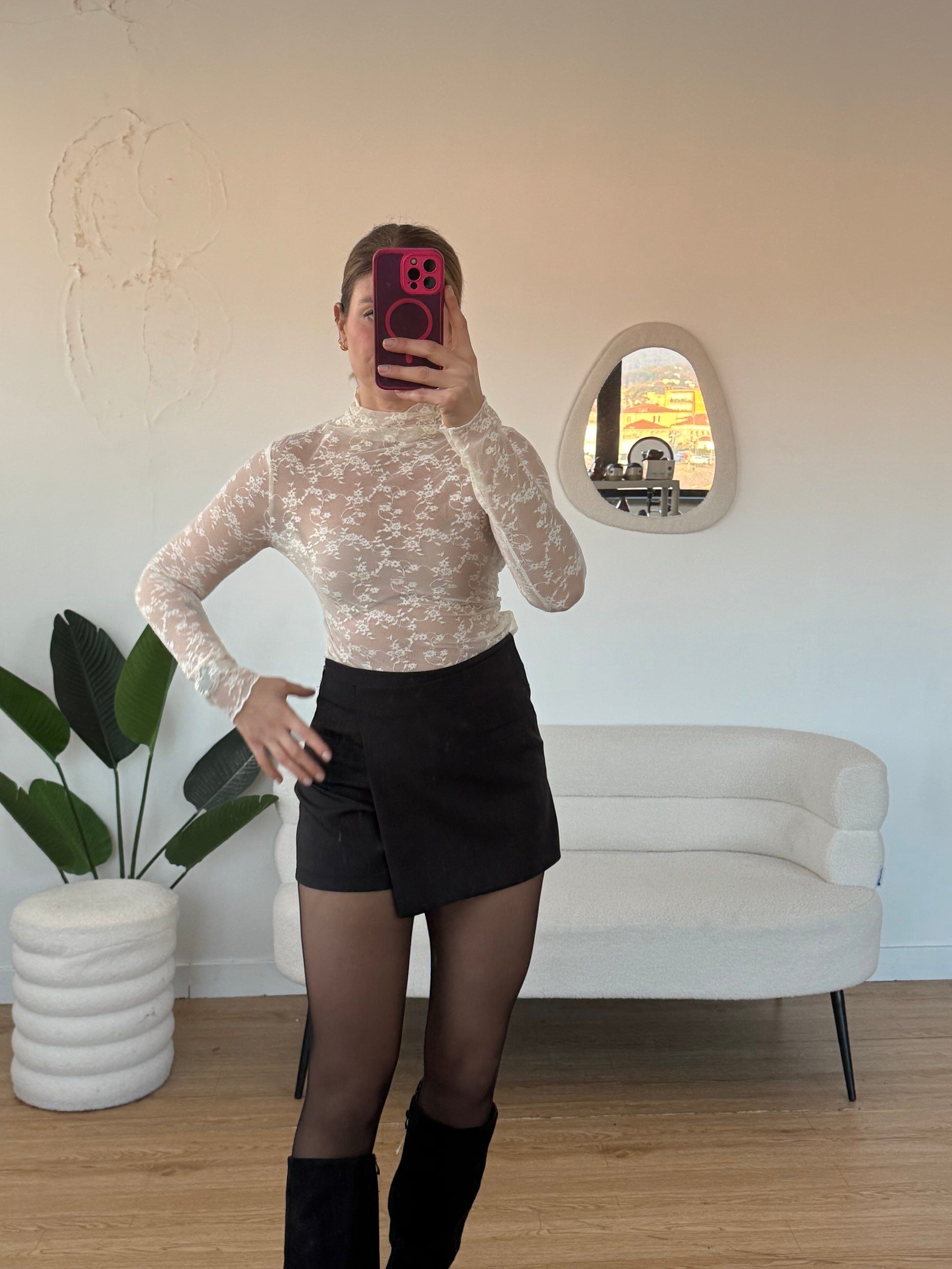 Maglia in pizzo e tulle collo alto