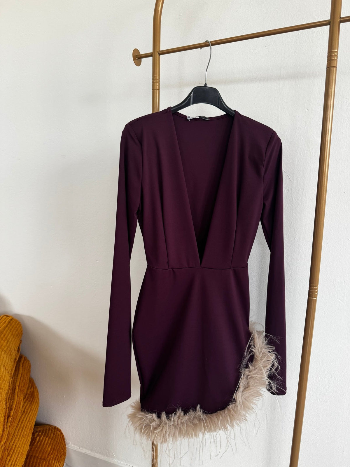 Tubino con piume asimmetrico - GGlam