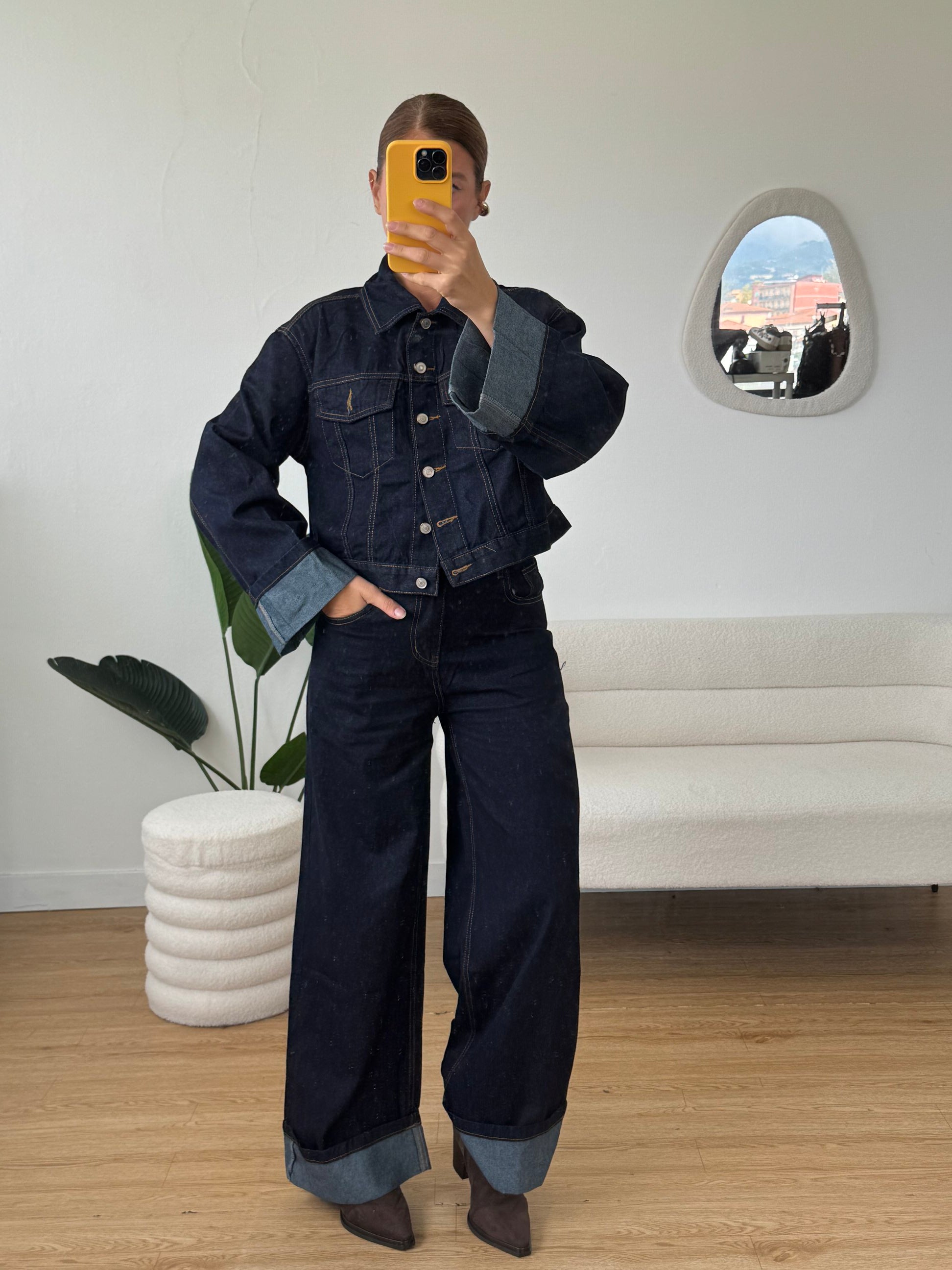 Coordinato denim jeans con piegone e giacca manica lunga