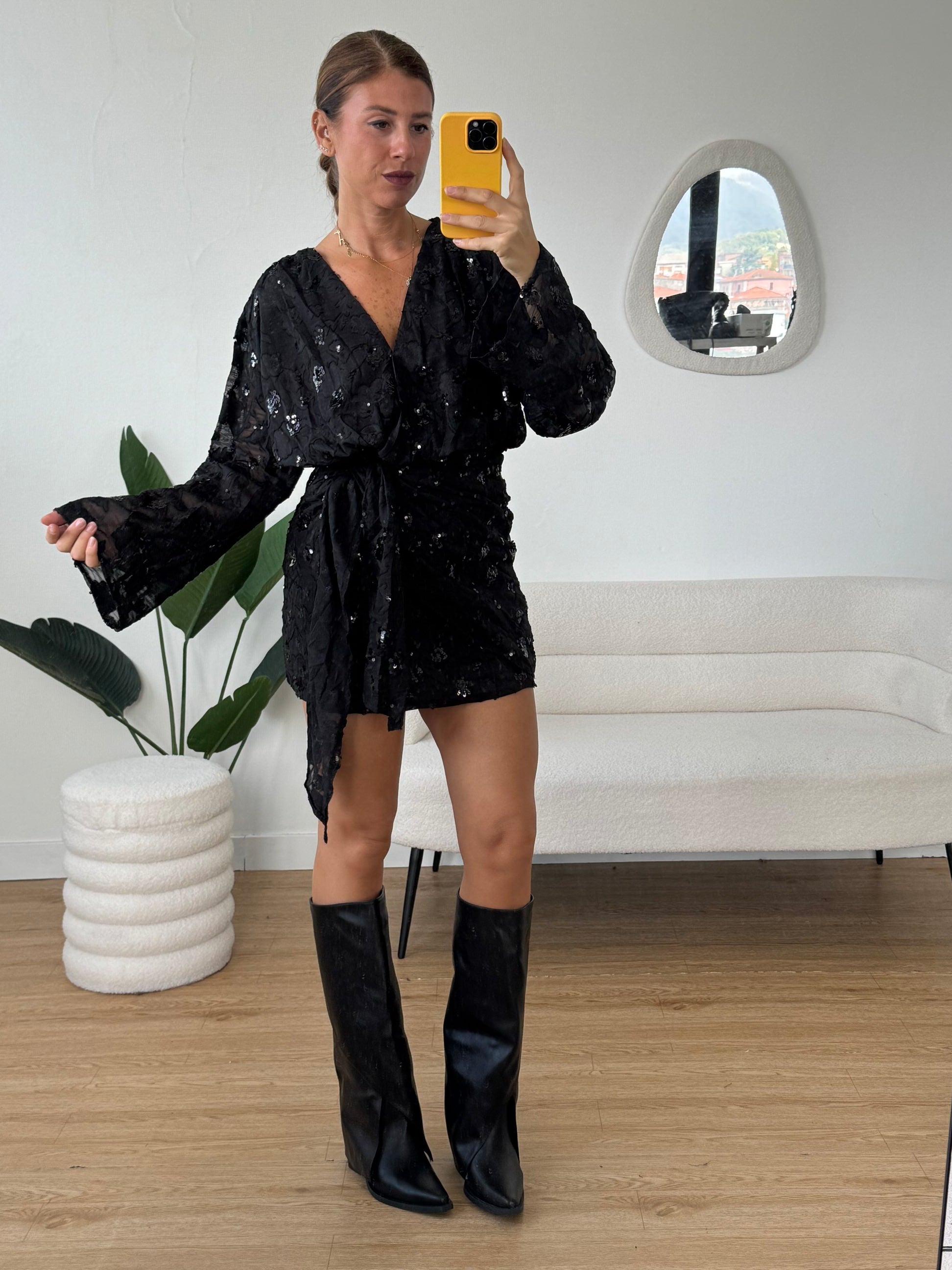 Abito a portafogli con ricami strass
