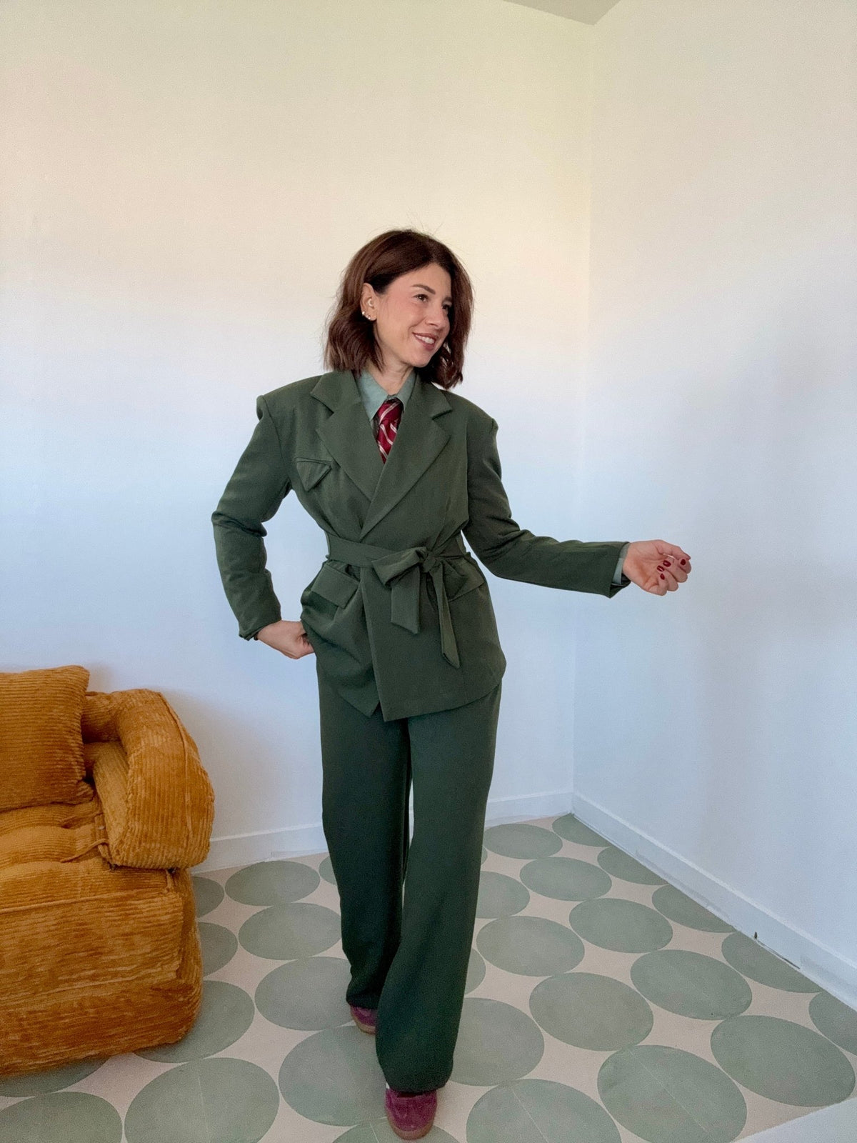 Tailleur con blazer doppio petto e cinta - GGlam