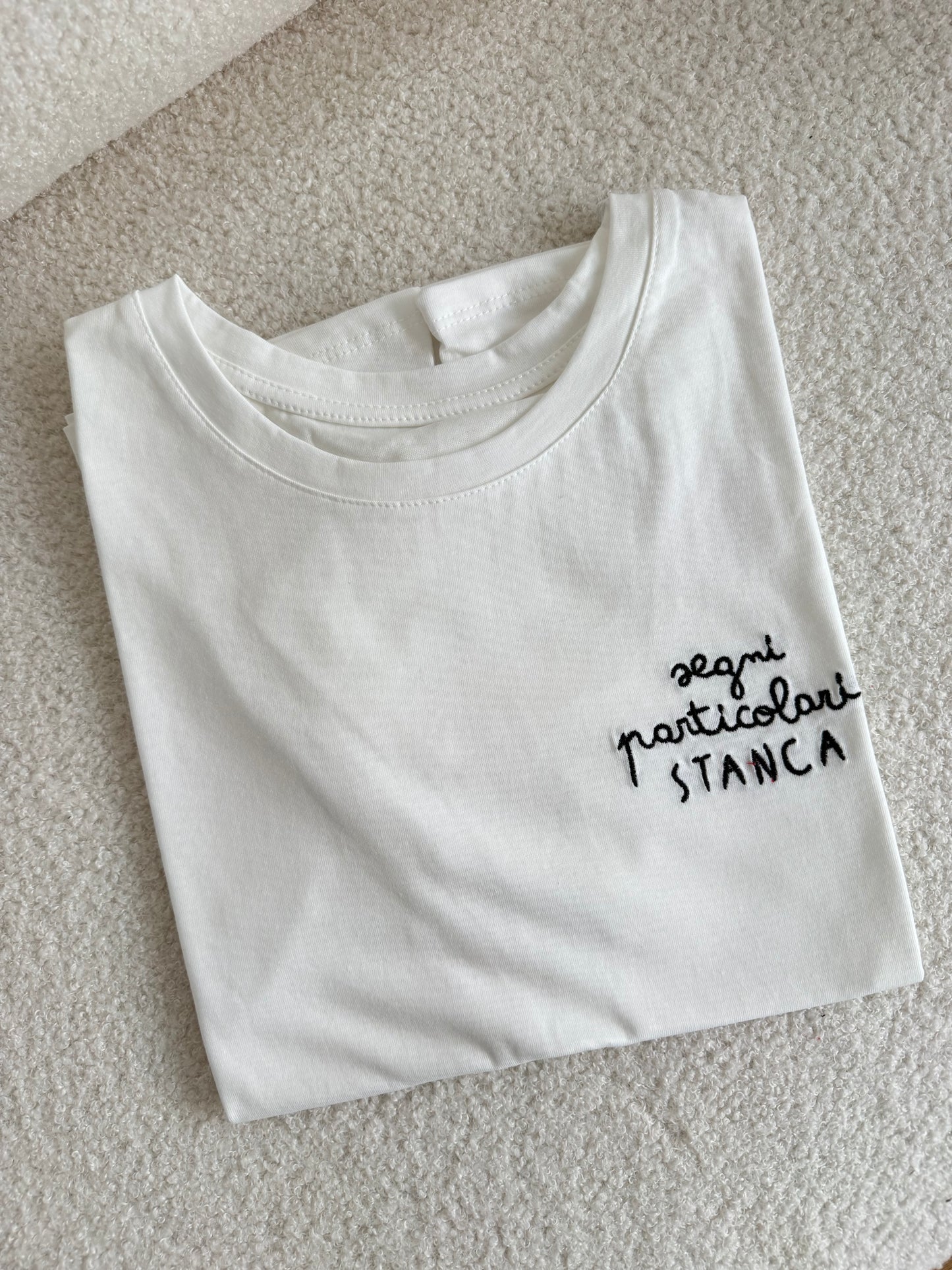 T-Shirt “Segni particolari stanca”