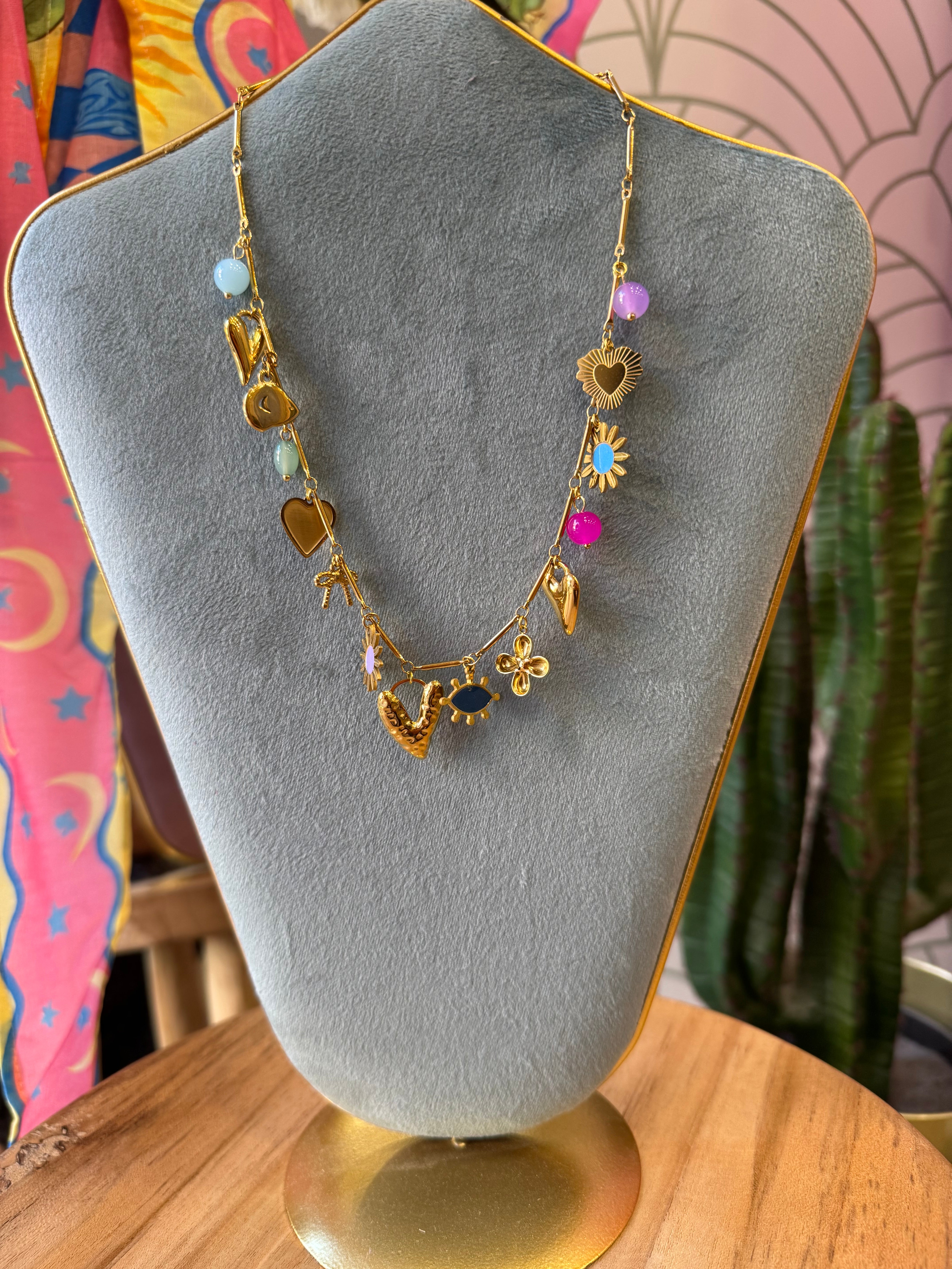 Collana multiciondoli colorata