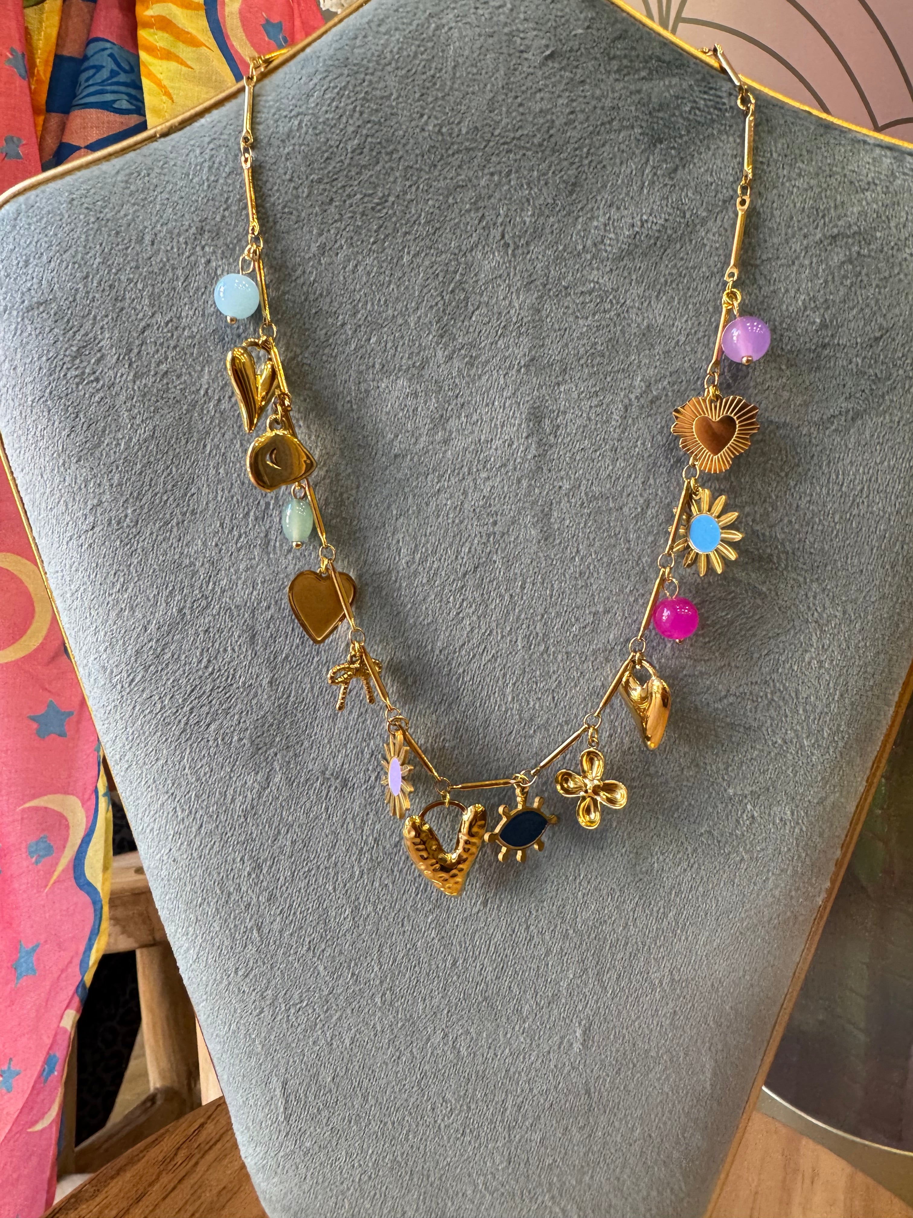 Collana multiciondoli colorata