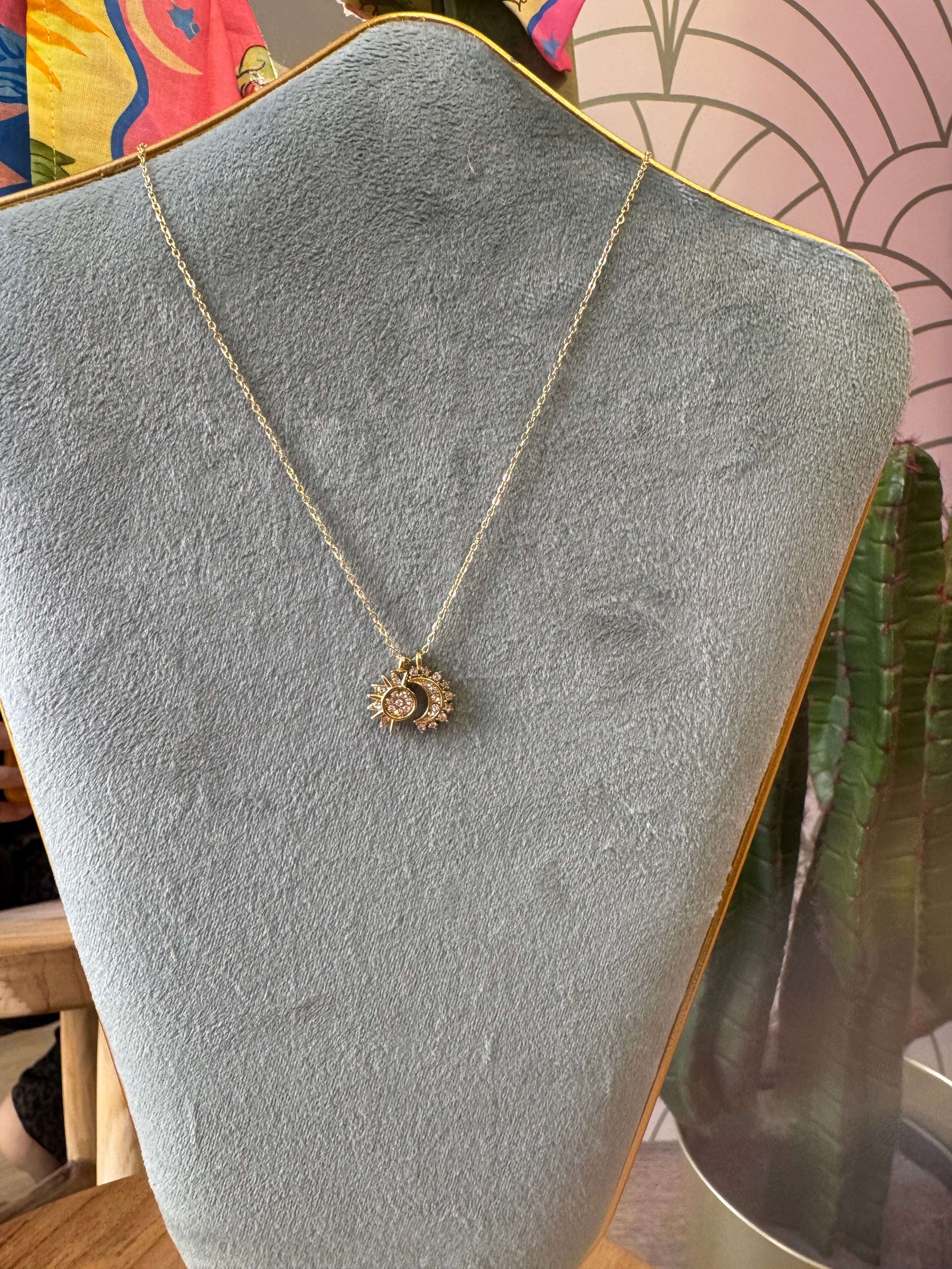 Collana ciondolo sole e luna