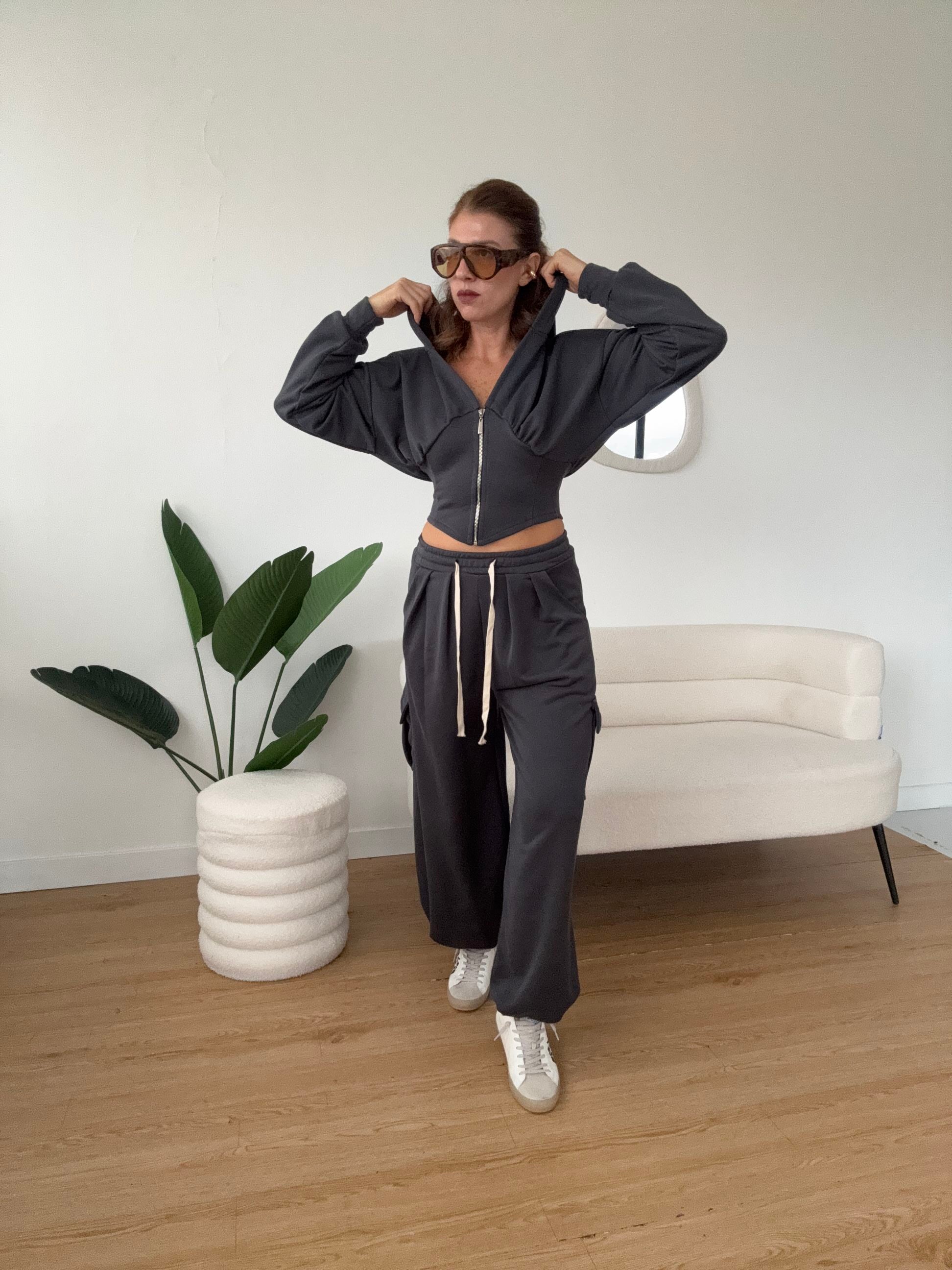 Completo felpa corpetto jogger cargo