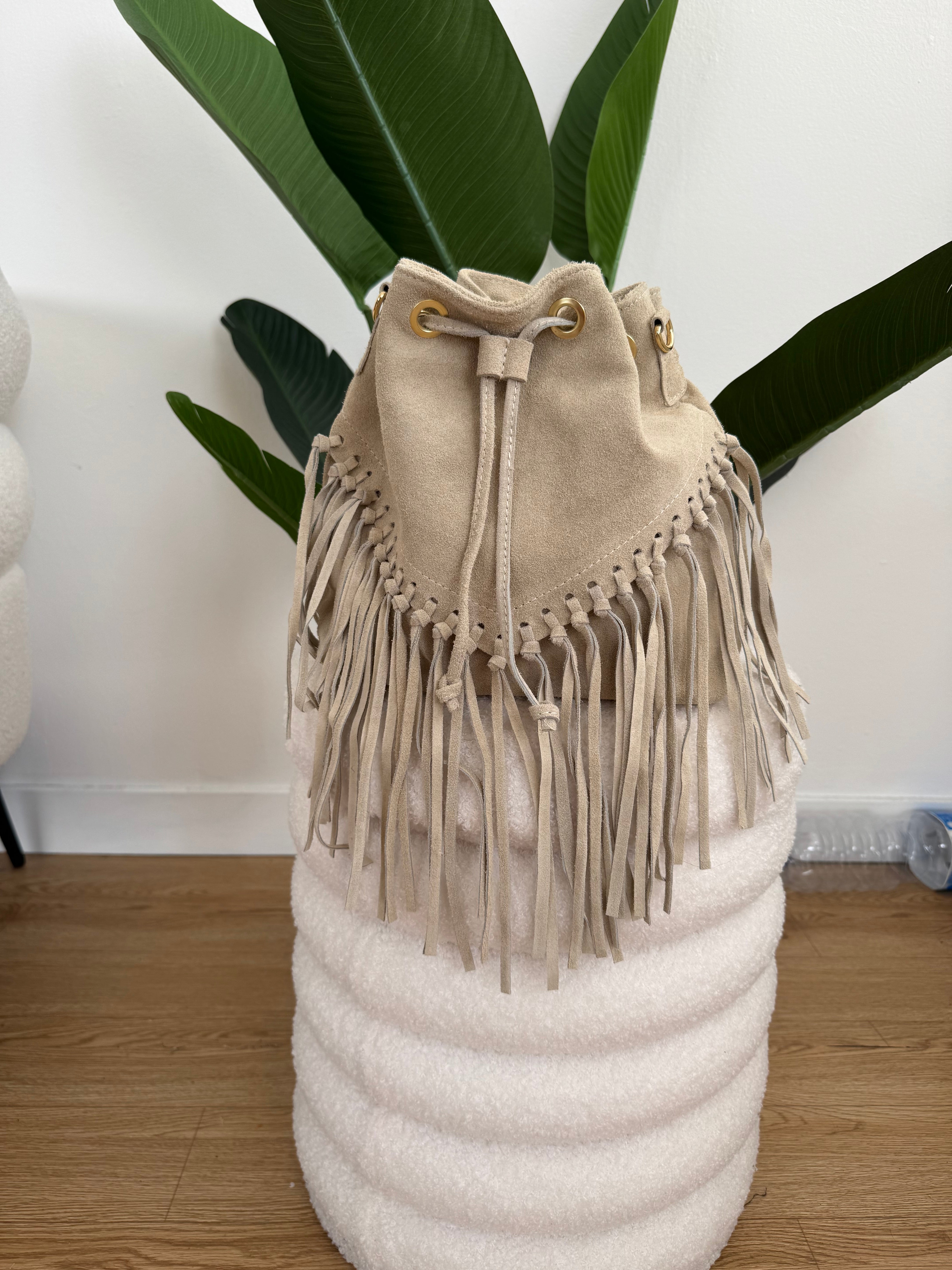 Borsa secchiello scamosciato con frange