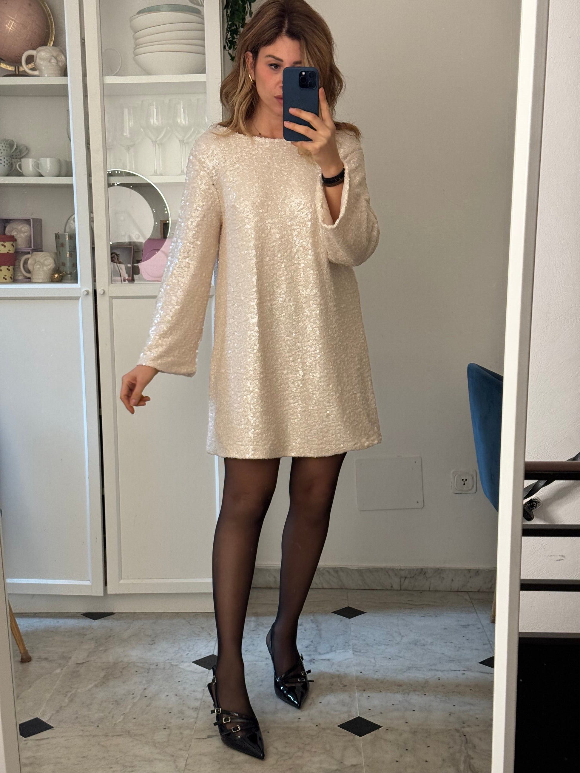 Abito paillettes con fiocco