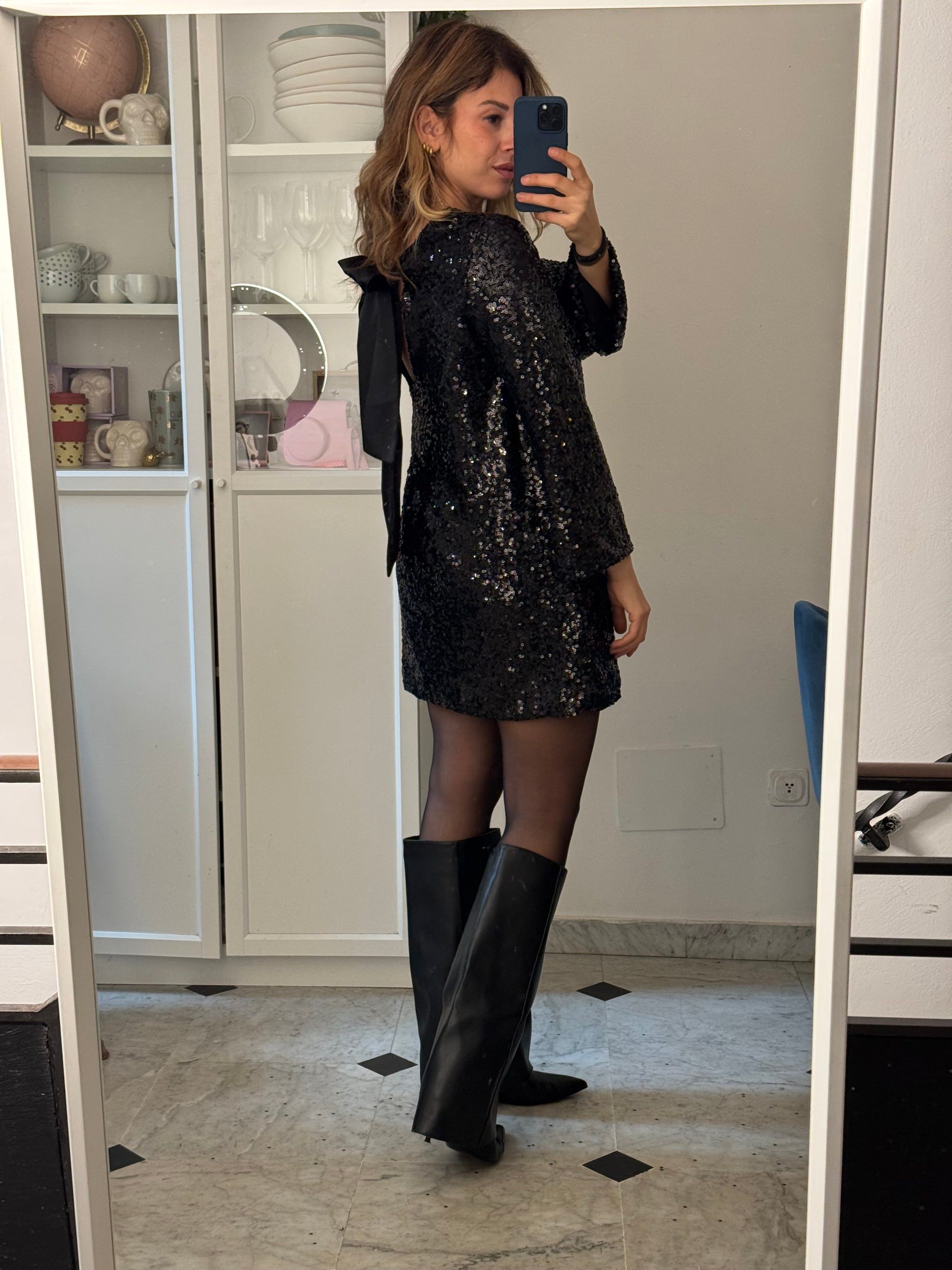 Abito paillettes con fiocco