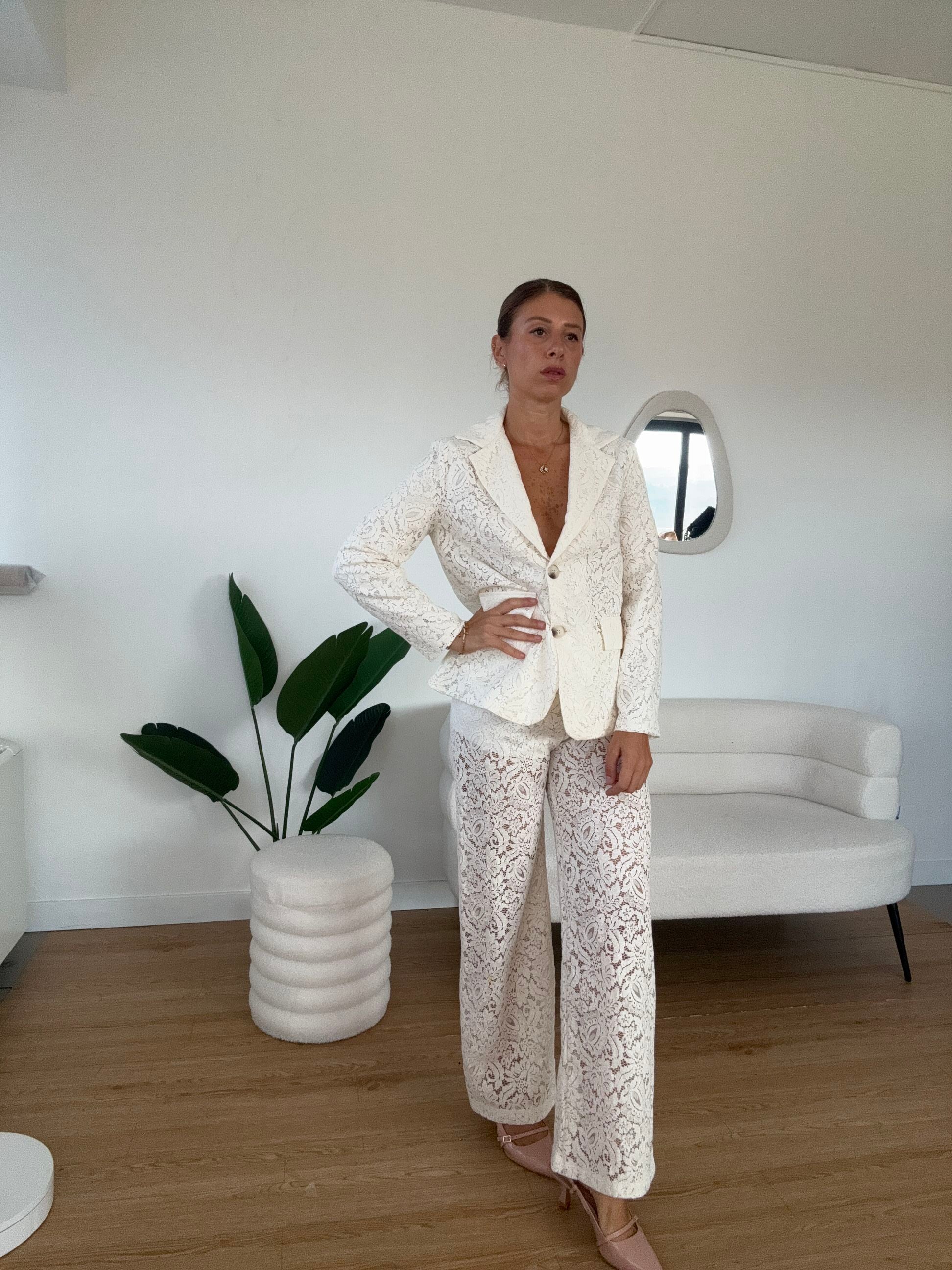 Tailleur in pizzo bianco