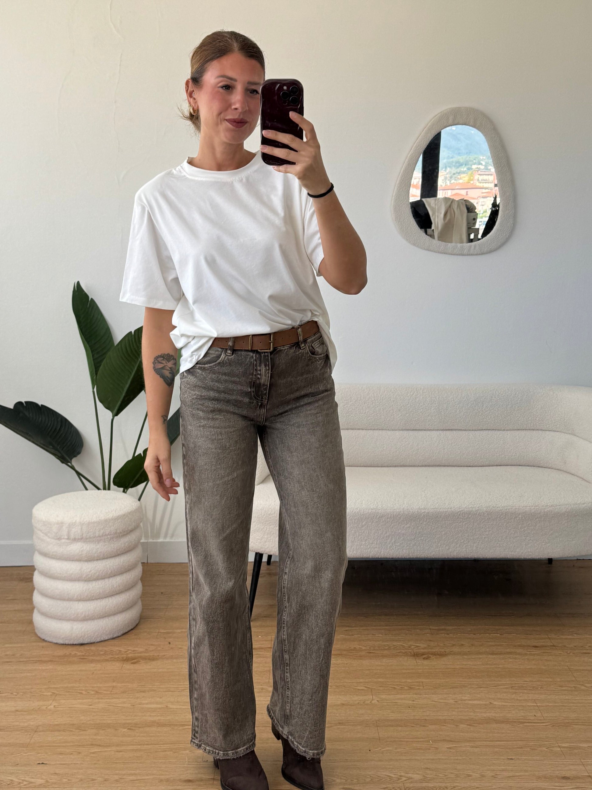 T-shirt oversize con spalline