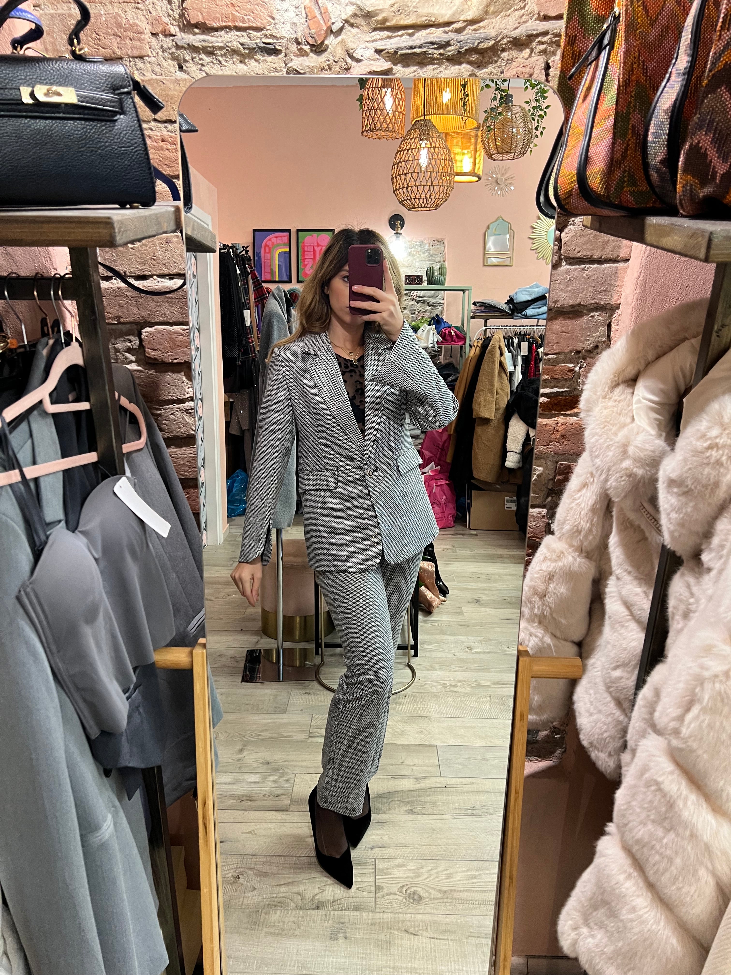 Tailleur grigio con paillettes