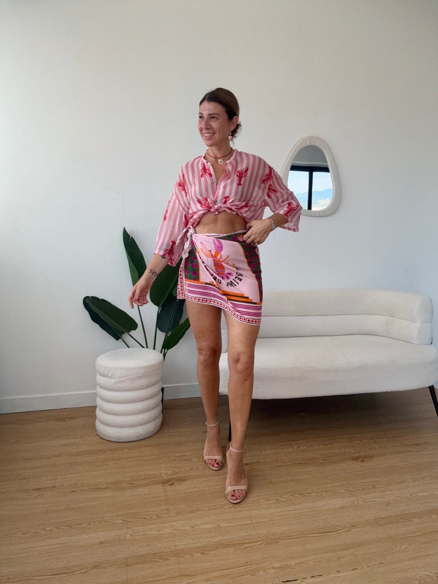 Camicia semitrasparente a righe piccole bianche e rosa con aragoste - G.Glamour