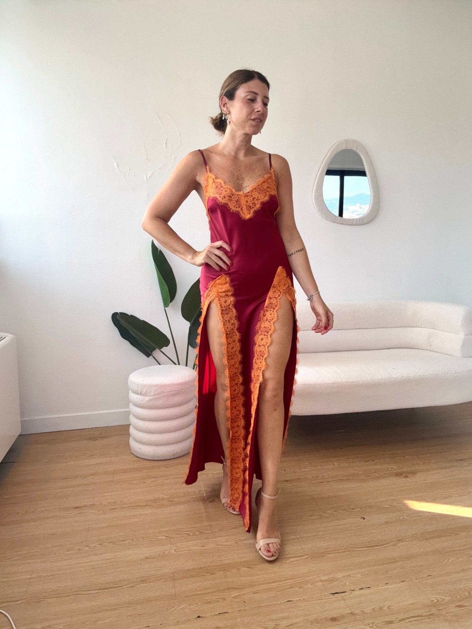 Abito doppio spacco effetto seta lungo con pizzo - G.Glamour