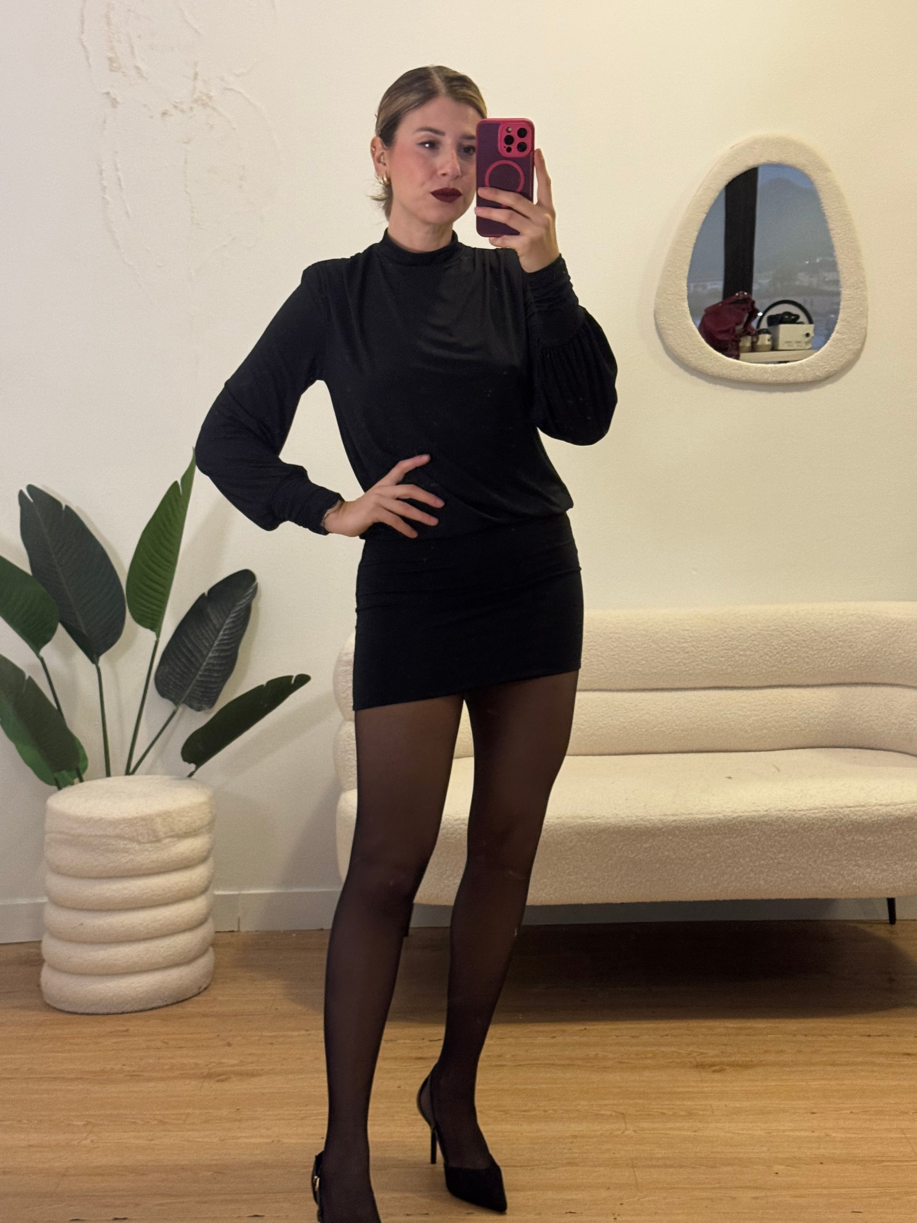 Abito basic scollo sul retro e spalline