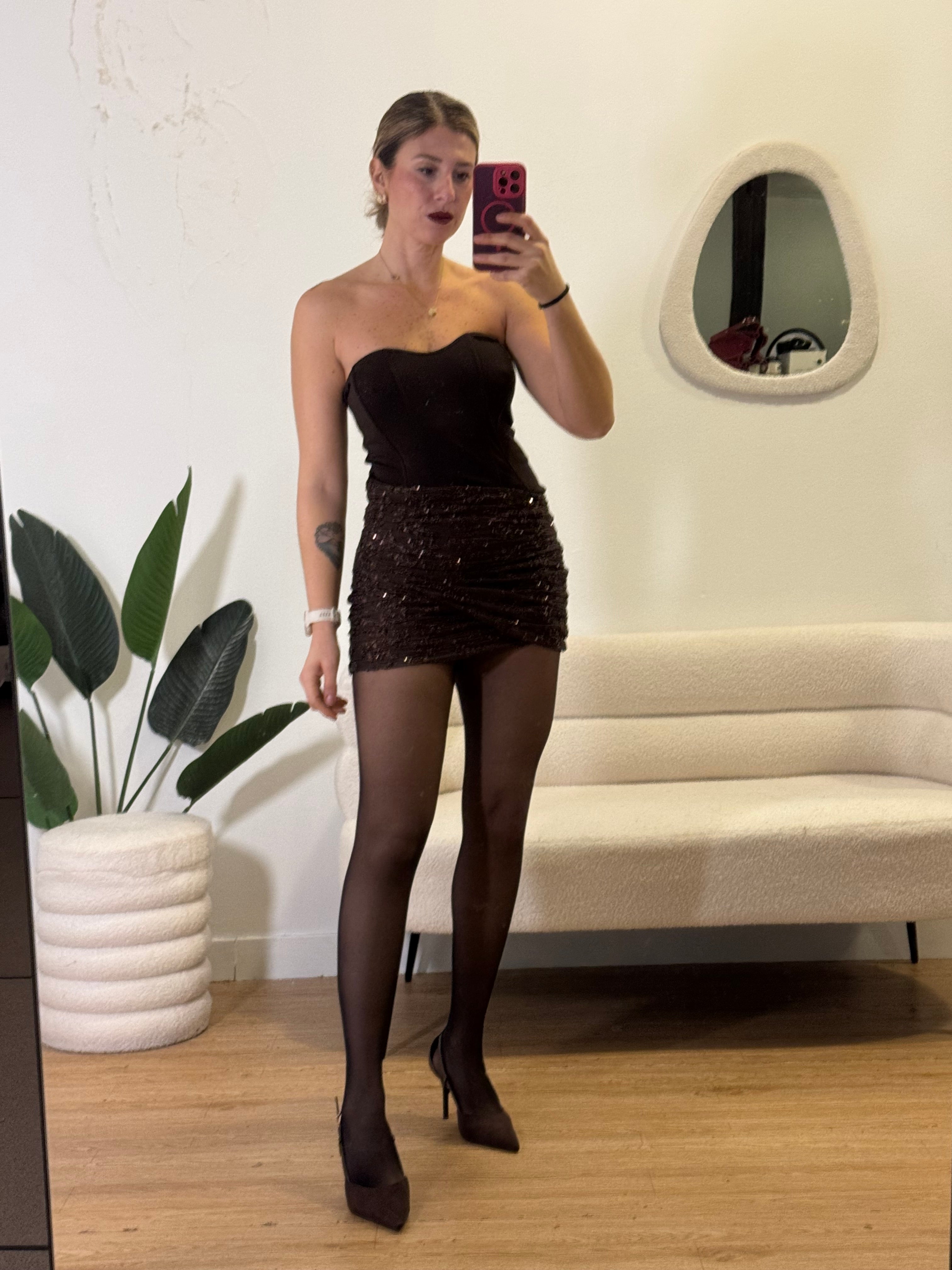 Abito corpetto con gonna in paillettes