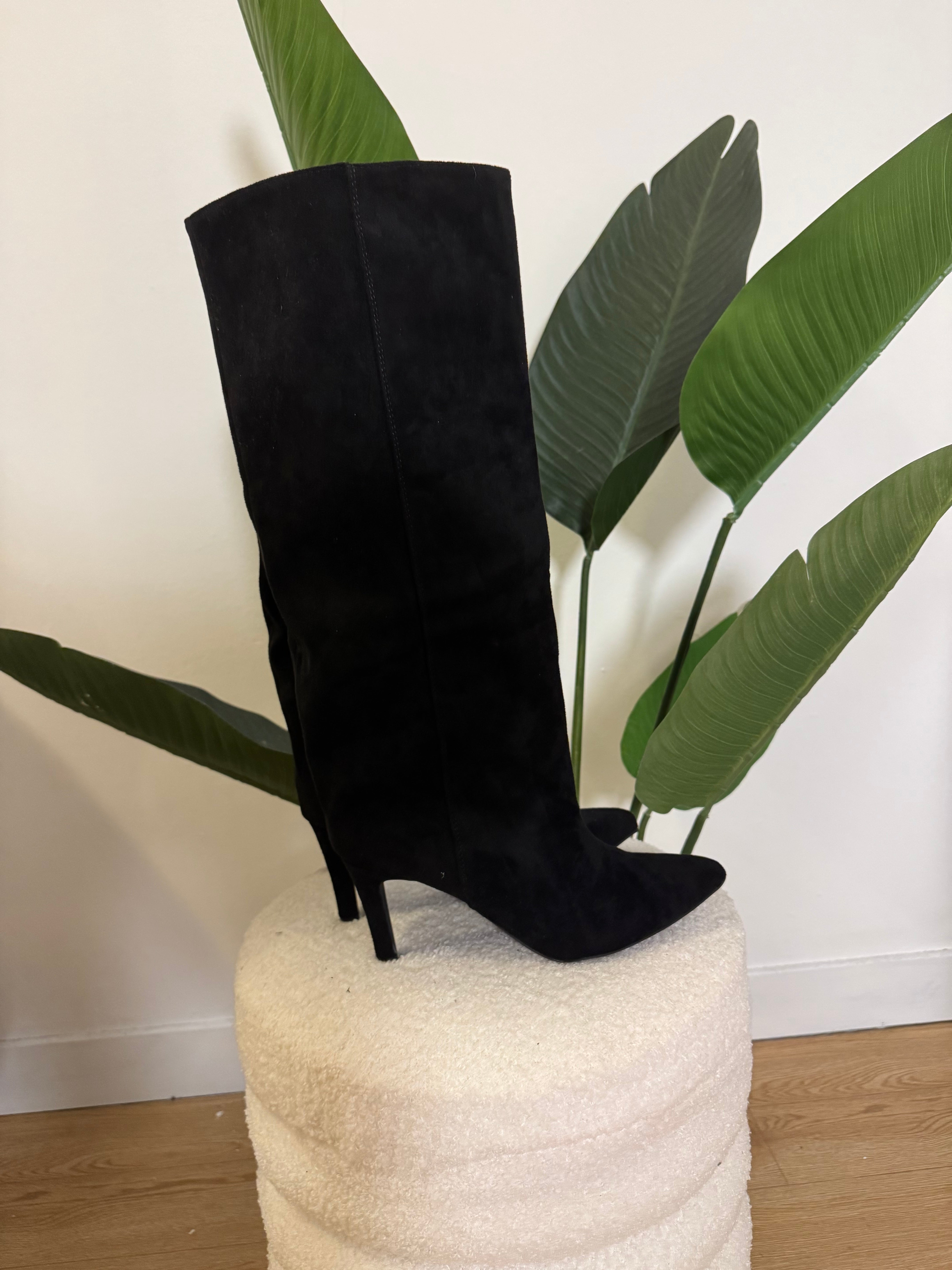 Stivale basico scamosciato tacco sottile