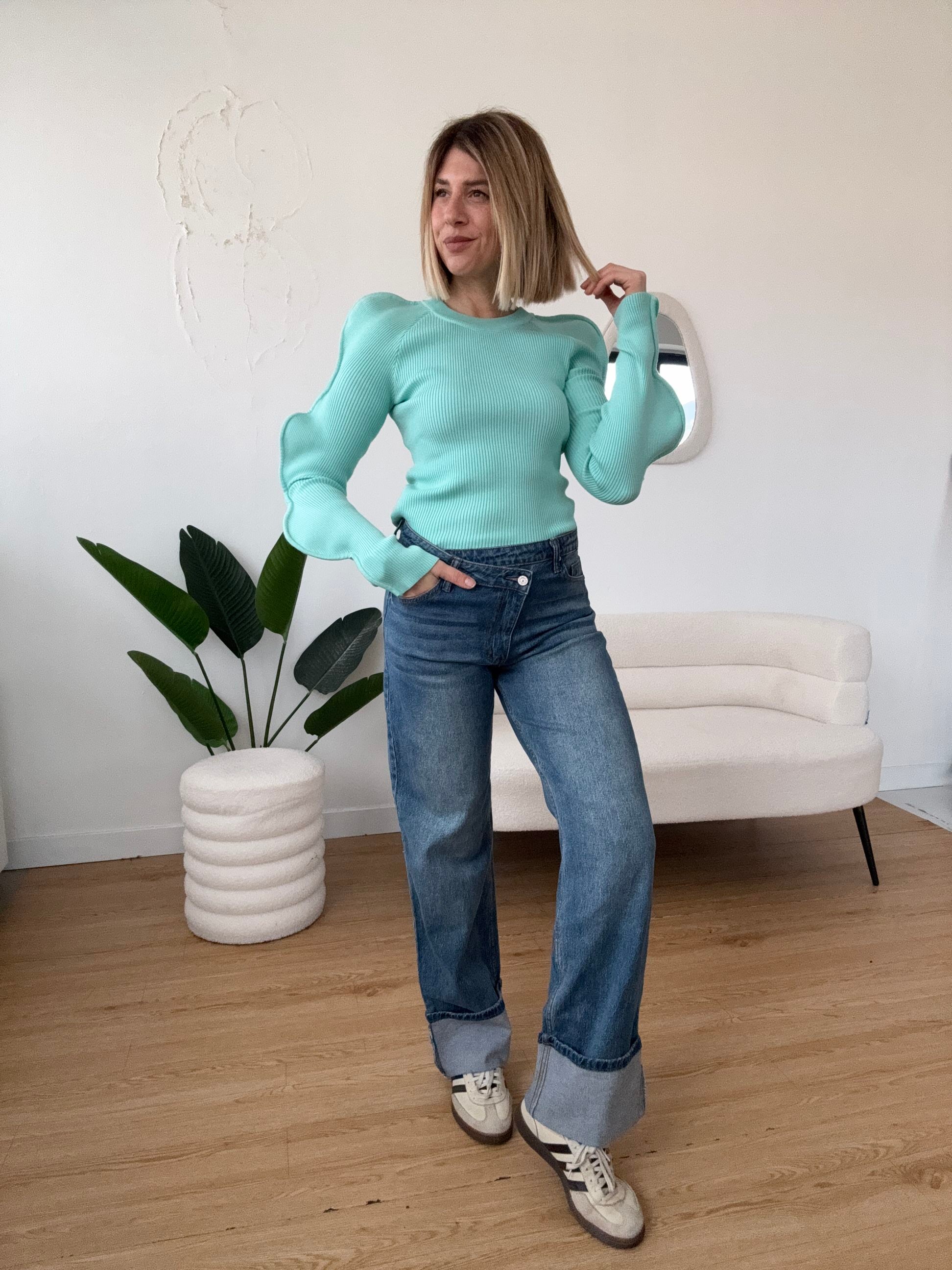 Jeans chiusura asimmetrica con maxi piegone