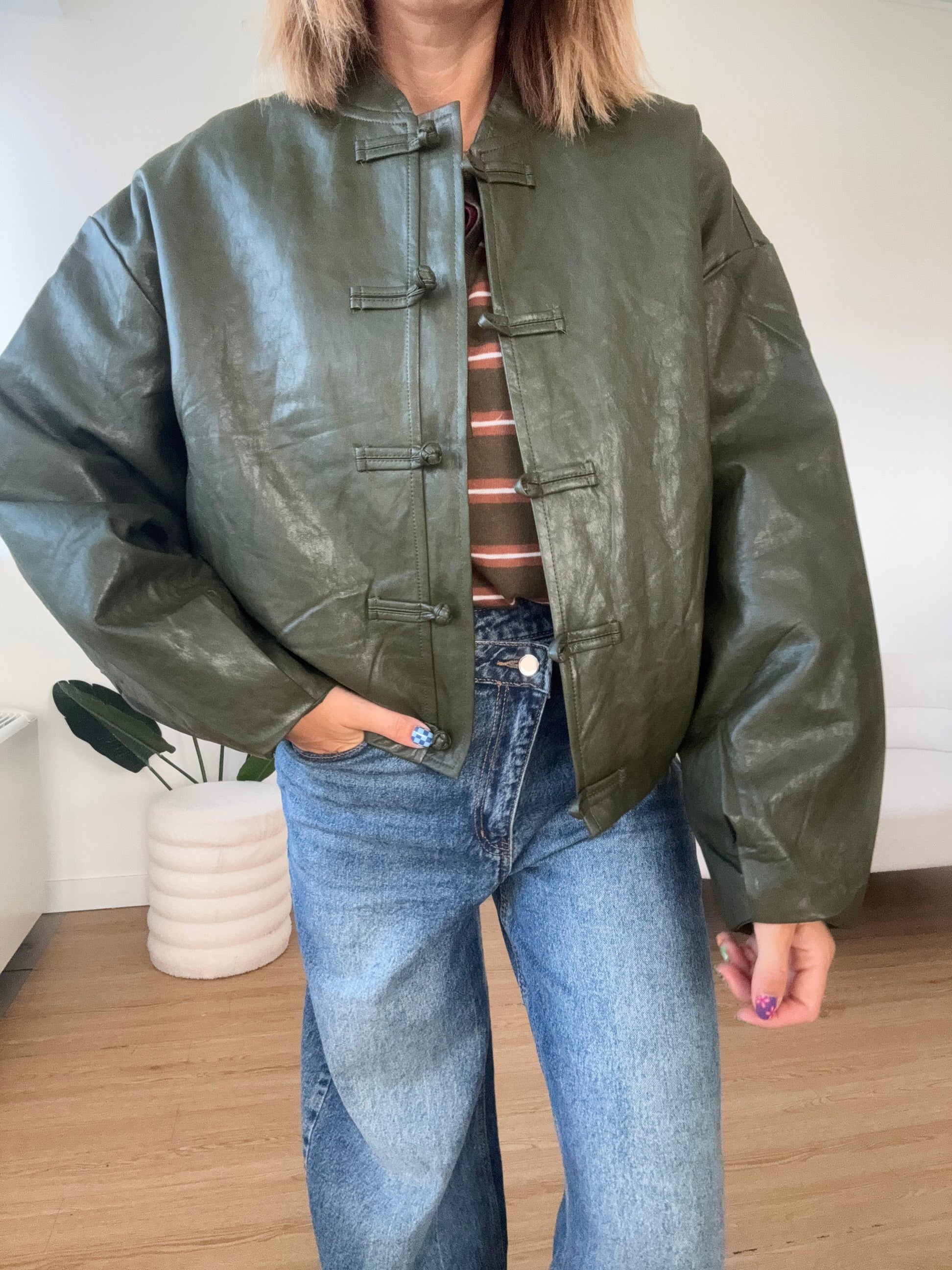 Bomber ecopelle chiusura con bottoni
