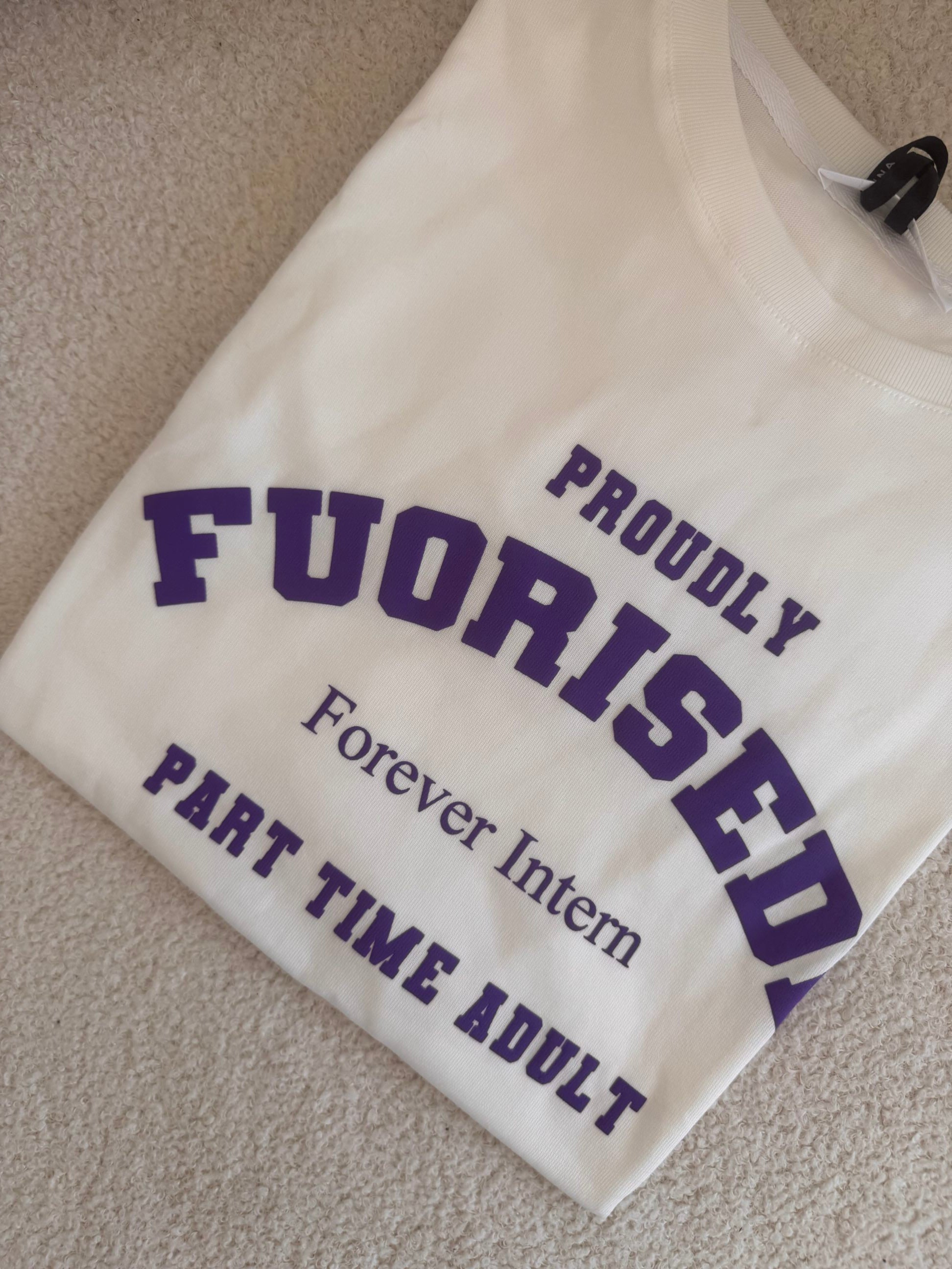 LUMINA-T-shirt scritta "fuori sede"