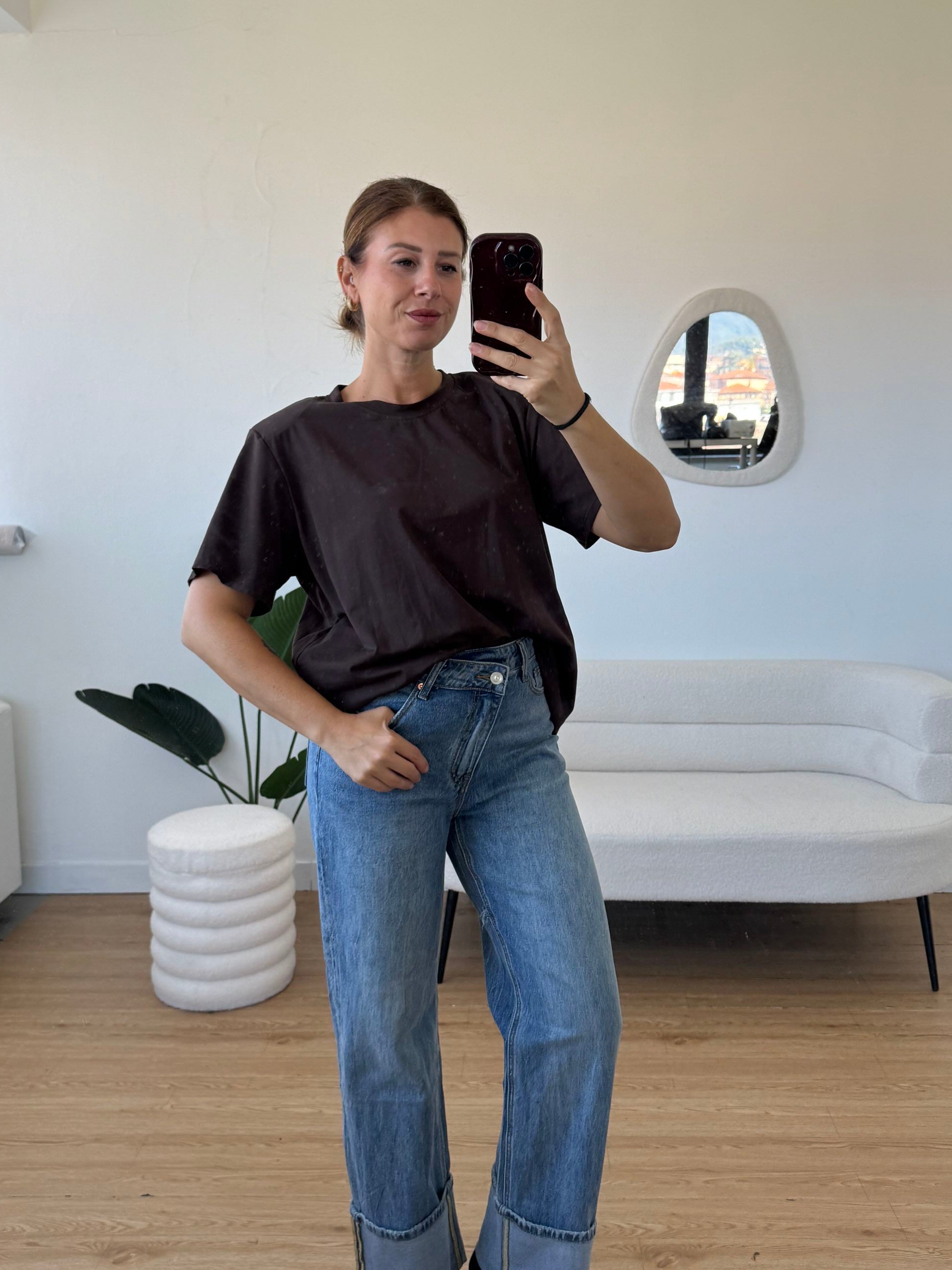 T-shirt oversize con spalline