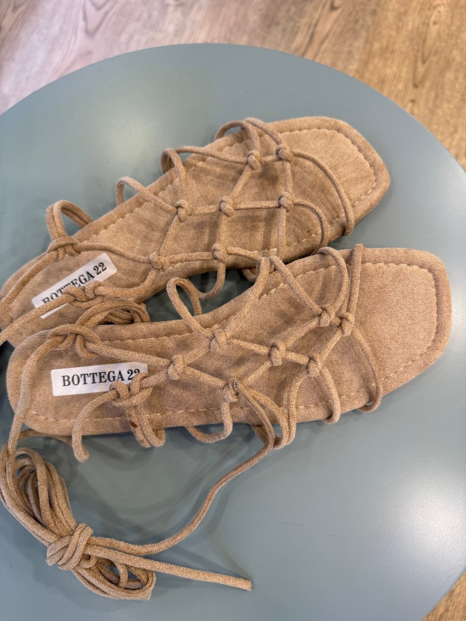 Sandalo scamosciato incrociato lacci lunghi - G.Glamour