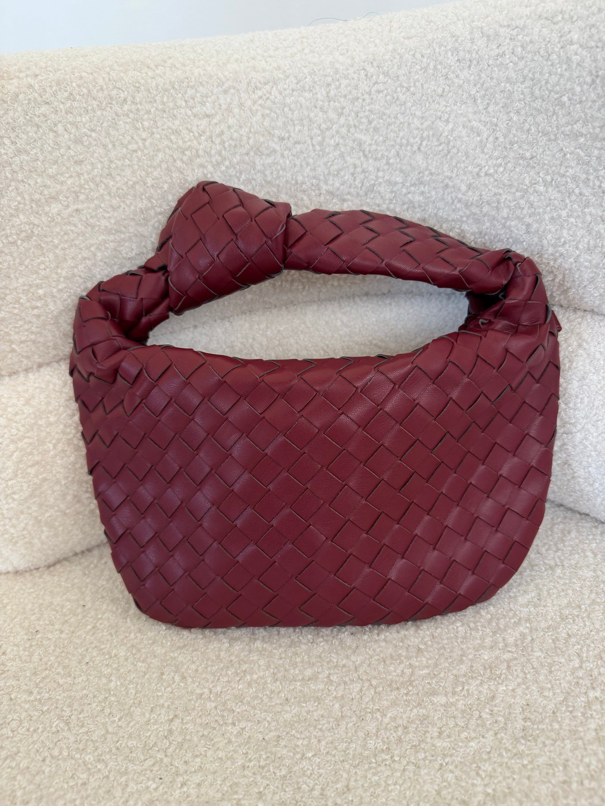 Mini Bag intrecciata con nodo