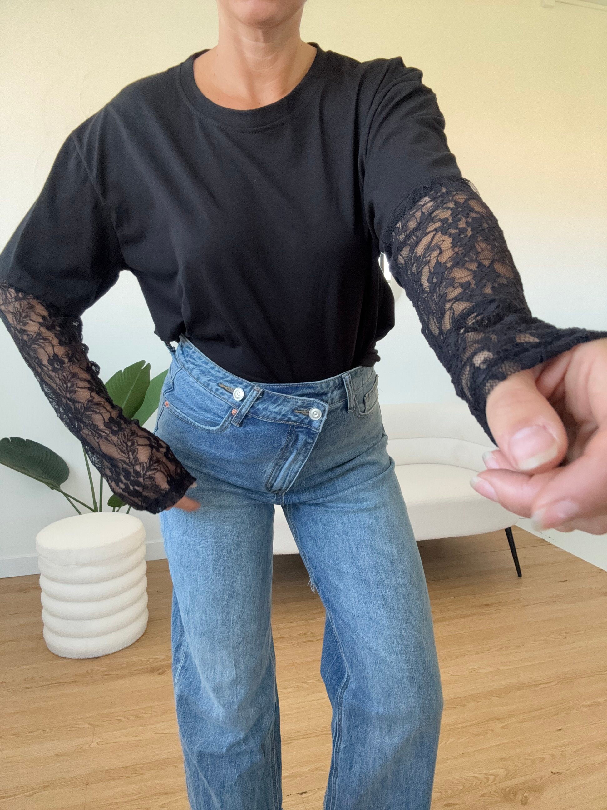 T-shirt con manica in pizzo