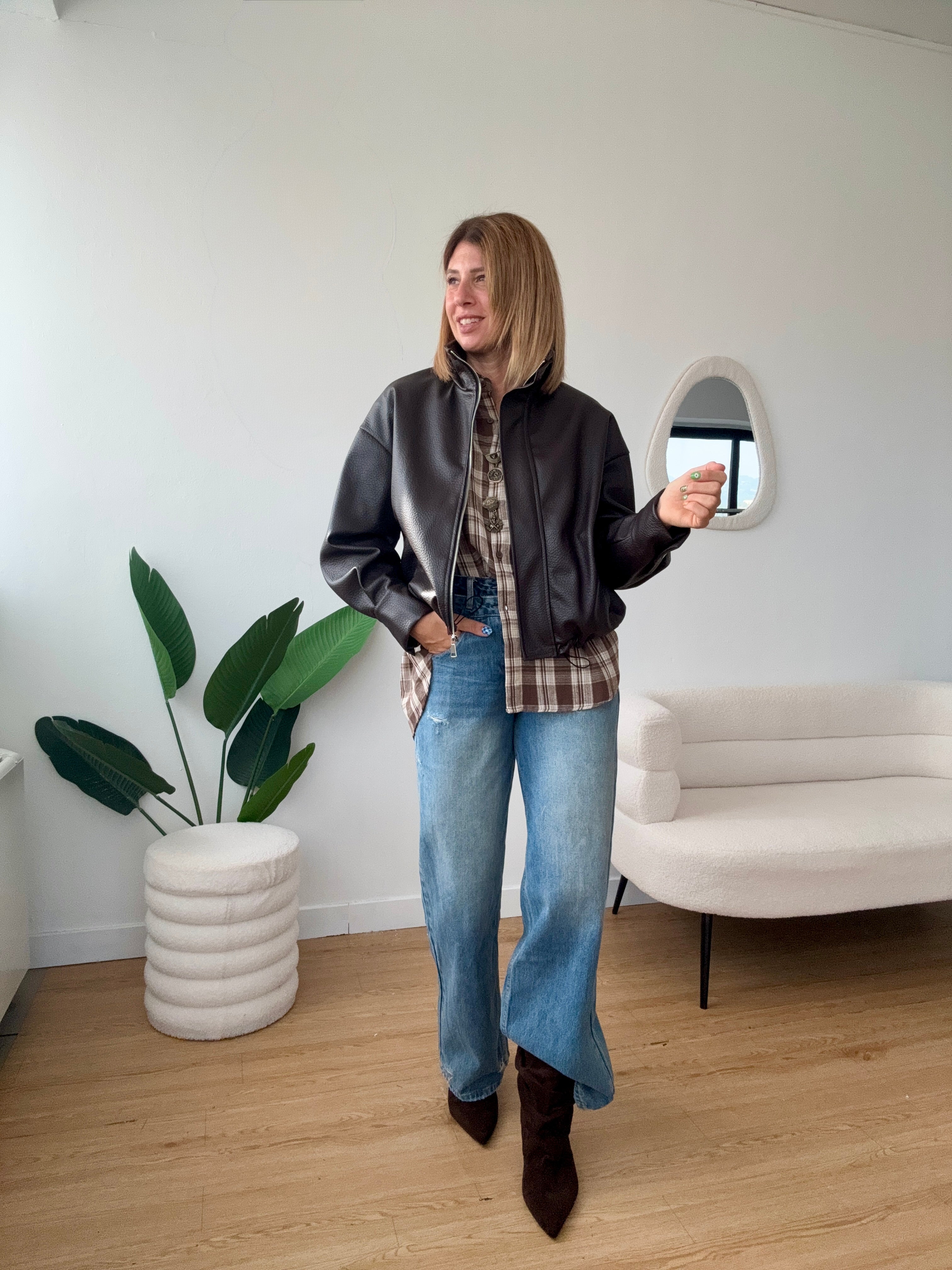 Bomber in ecopelle con elastico in vita regolabile