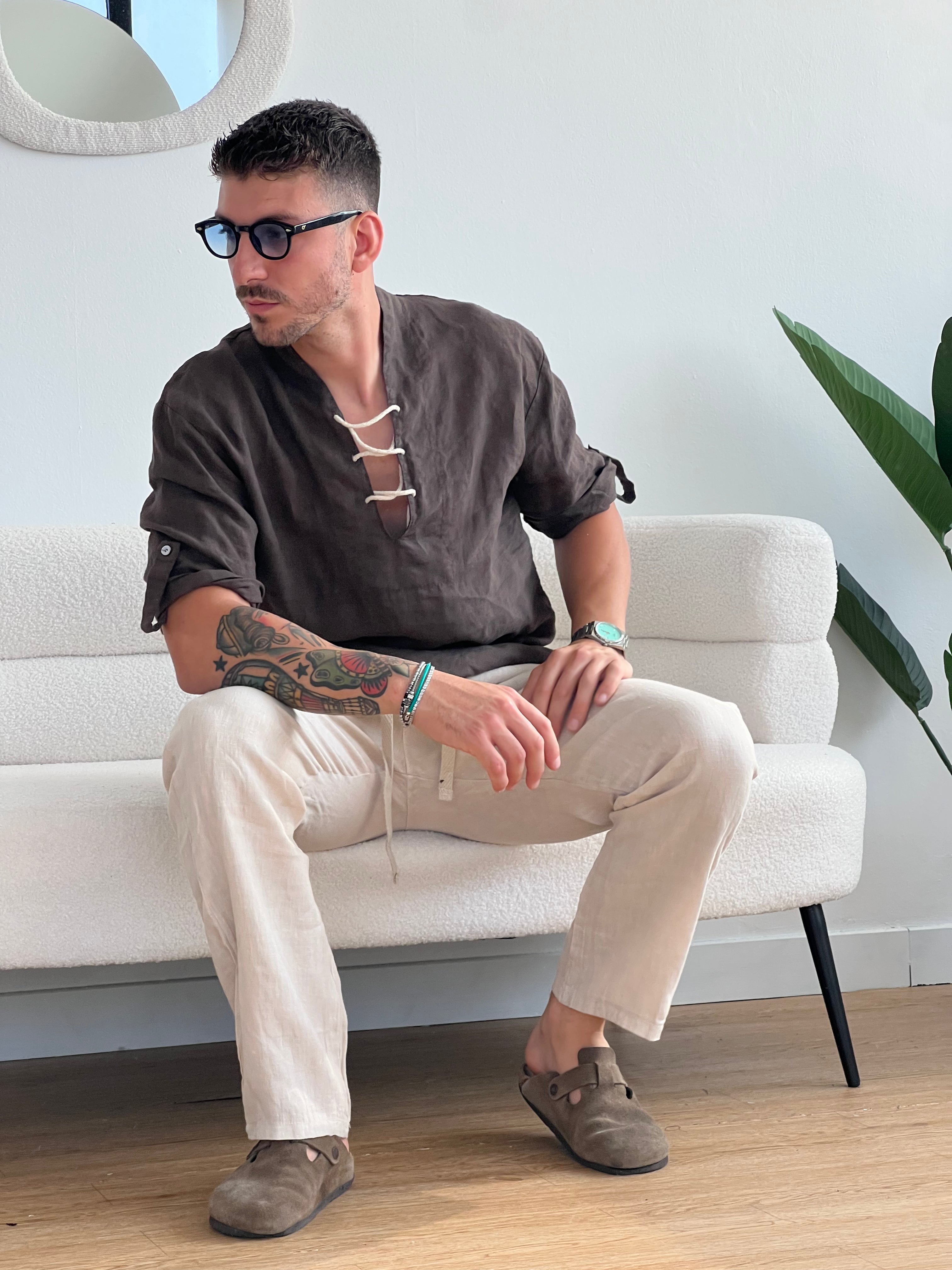 Camicia di lino con lacci