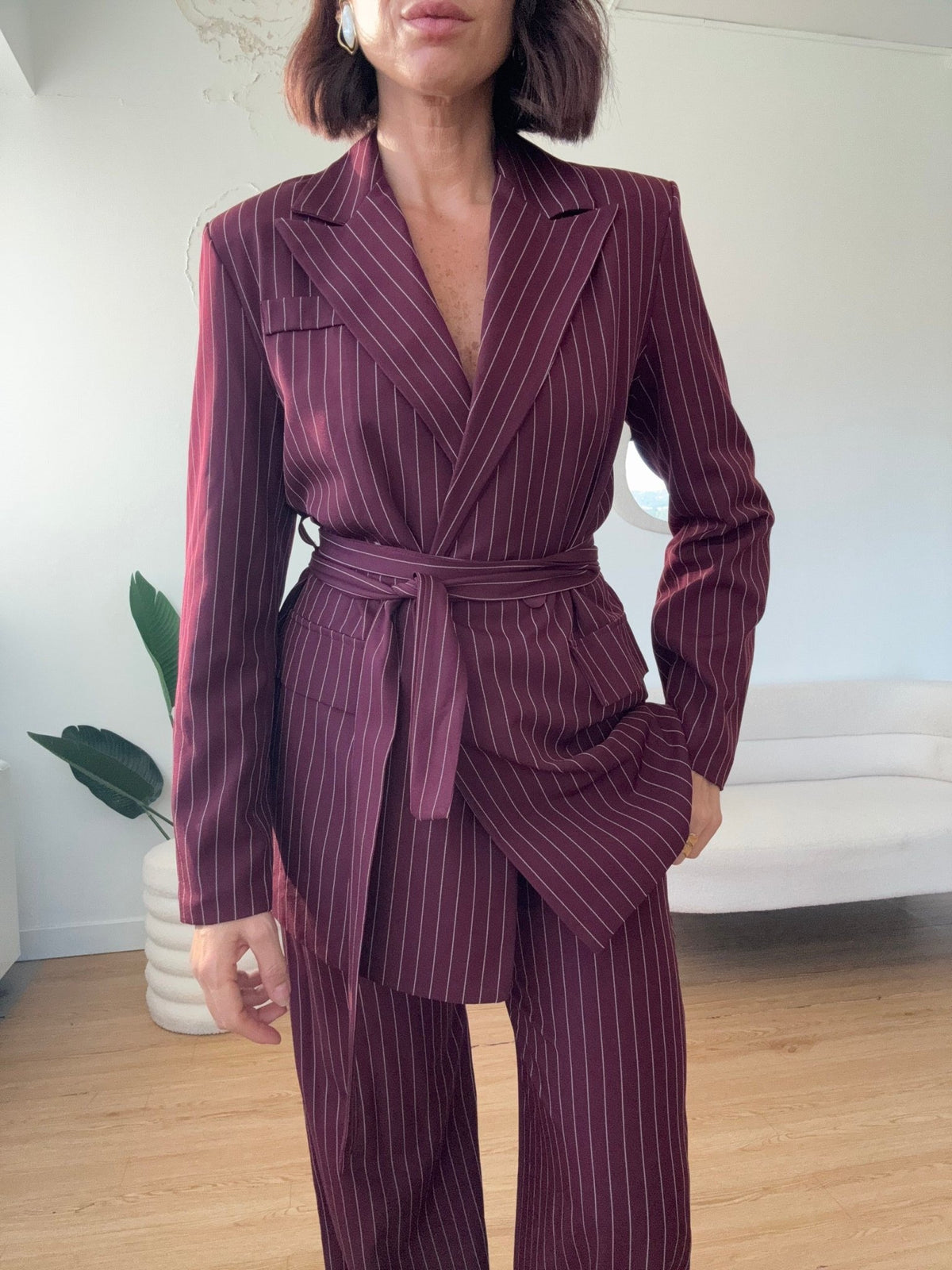 Completo gessato con giacca con cintura - GGlam