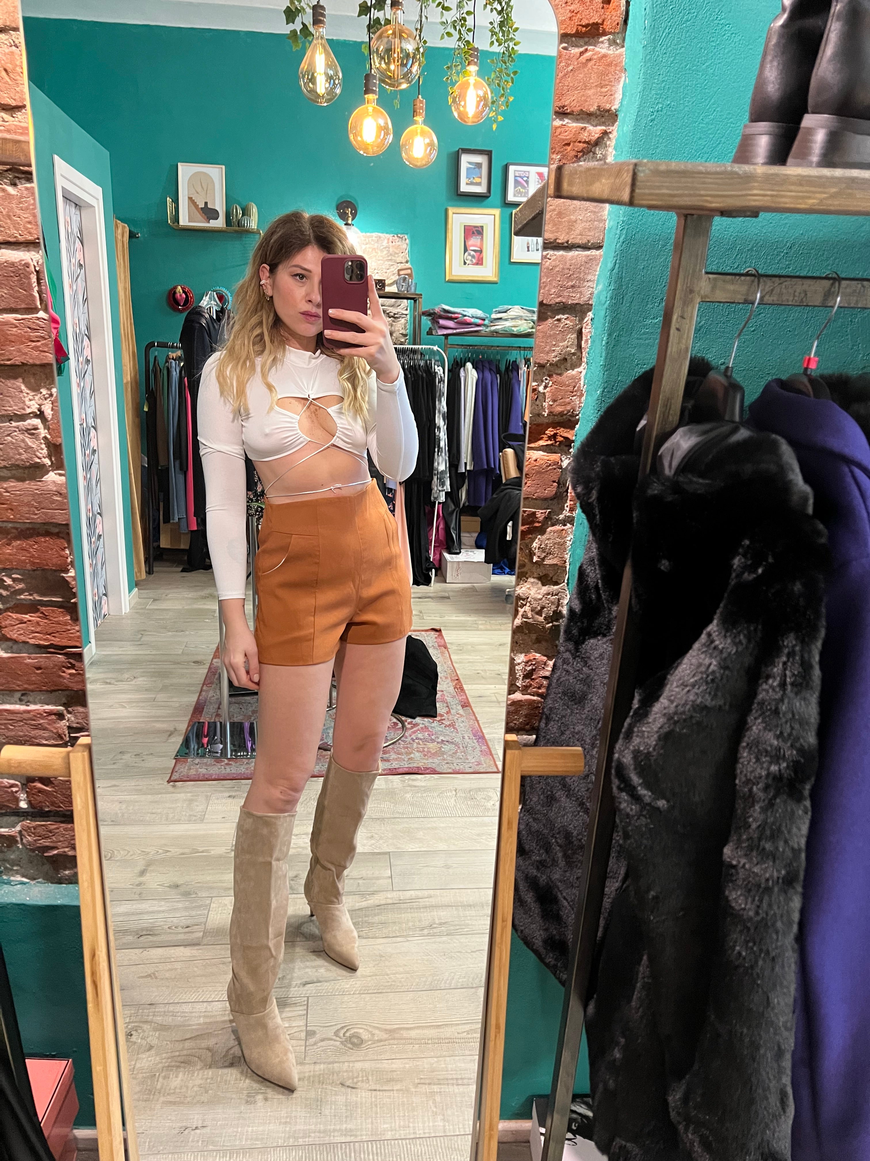 Crop top cutout con lacci