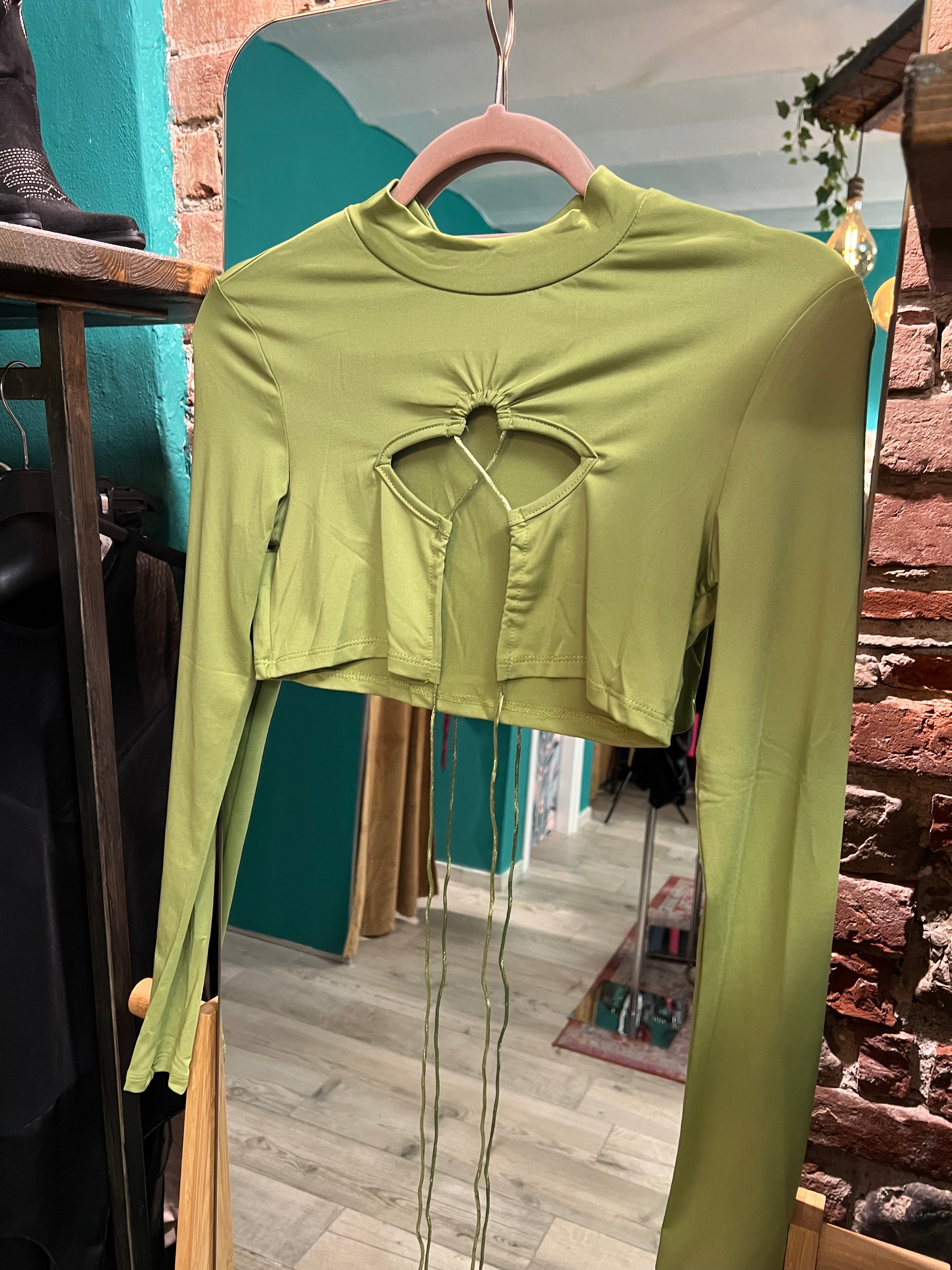 Crop top cutout con lacci
